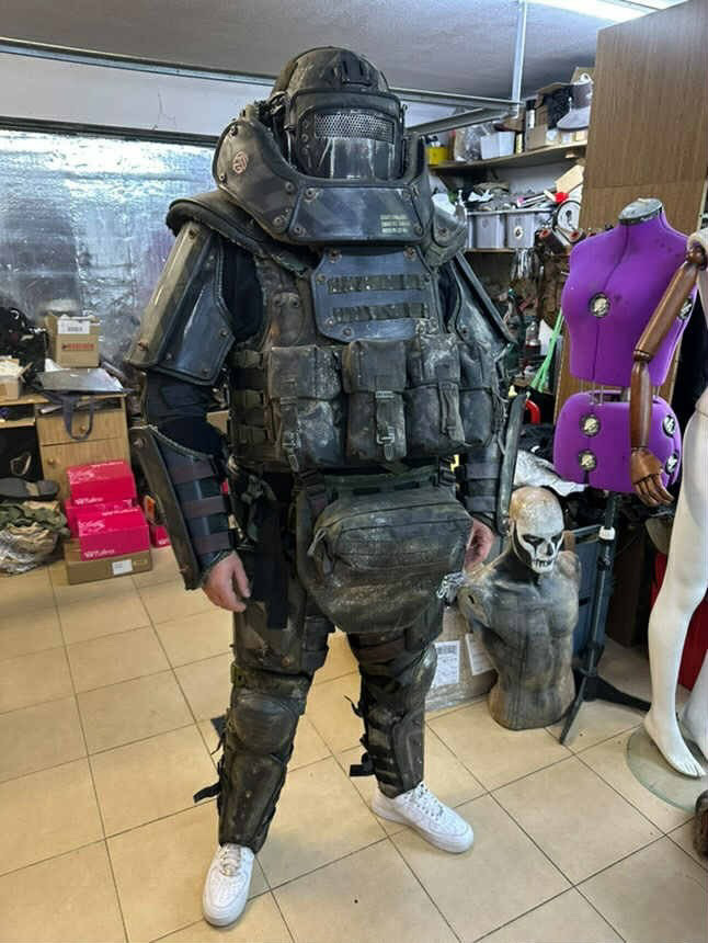 Zbroja jugernaut na żywo robi jeszcze większe wrażenie