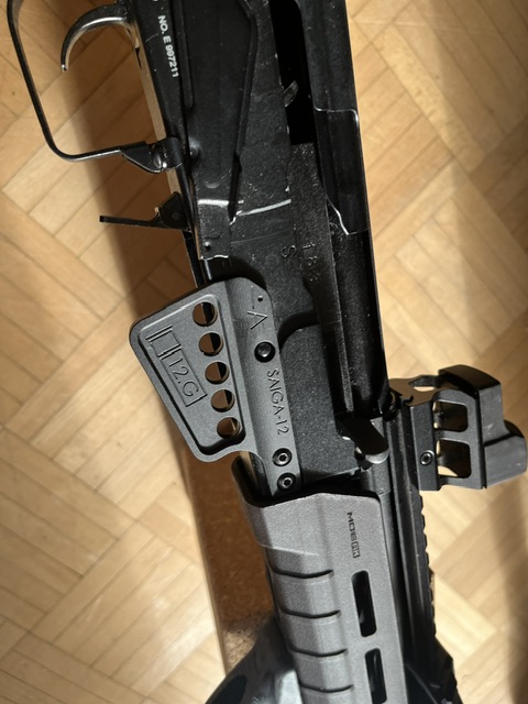 SAIGA 12k Marui magpull