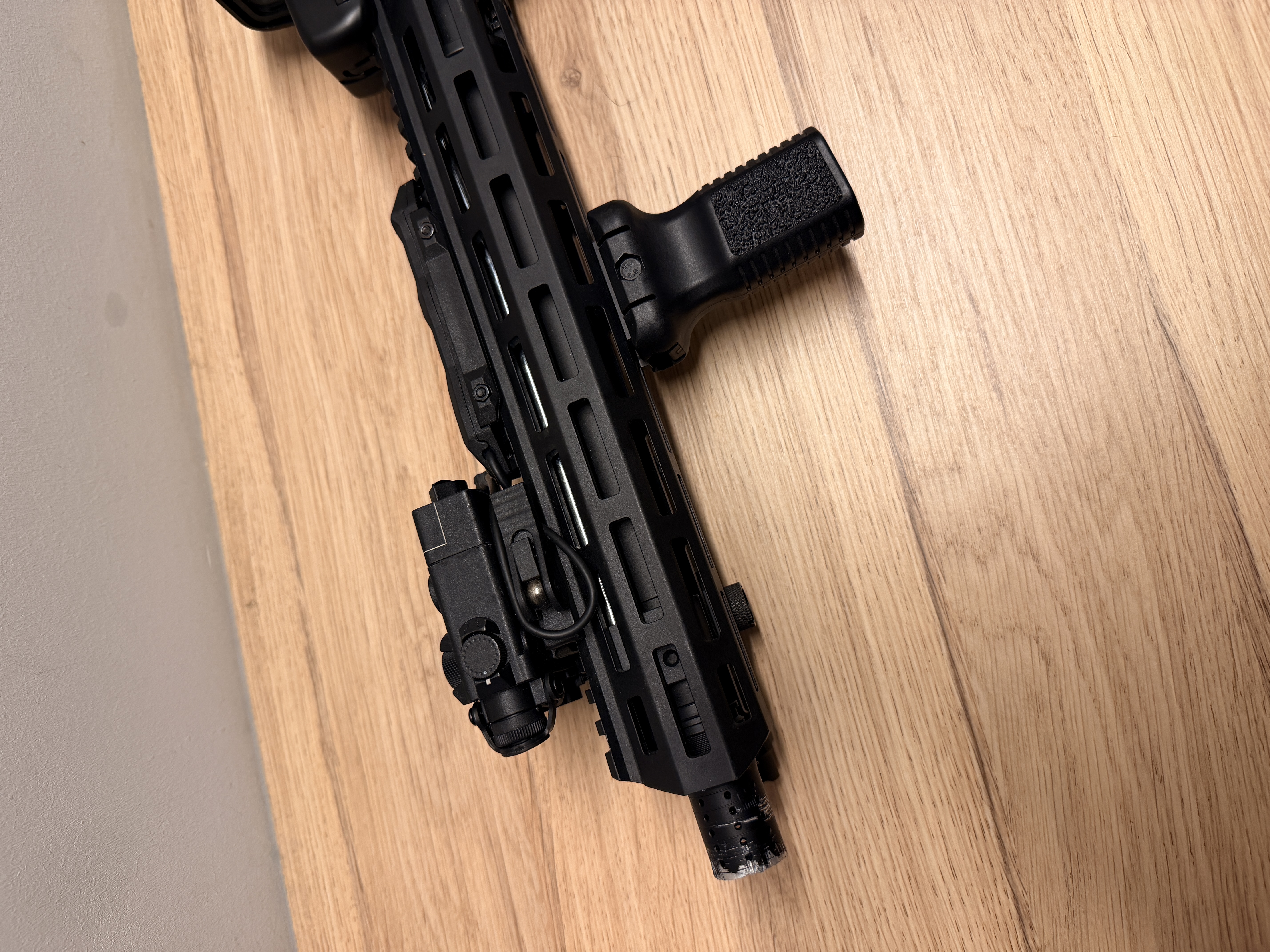 Double Eagle M904F + akcesoria