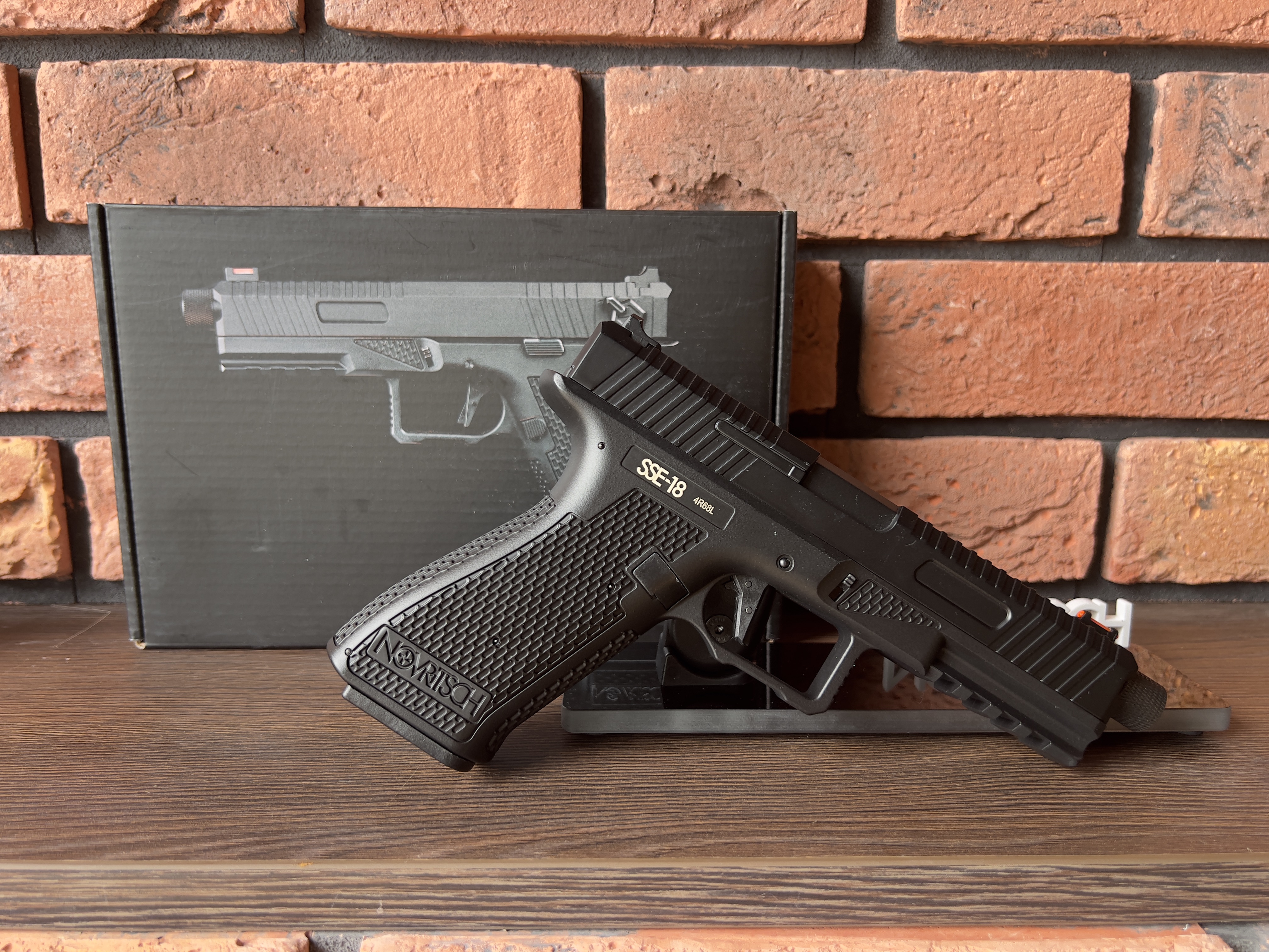Pistolet Novritsch SSE18