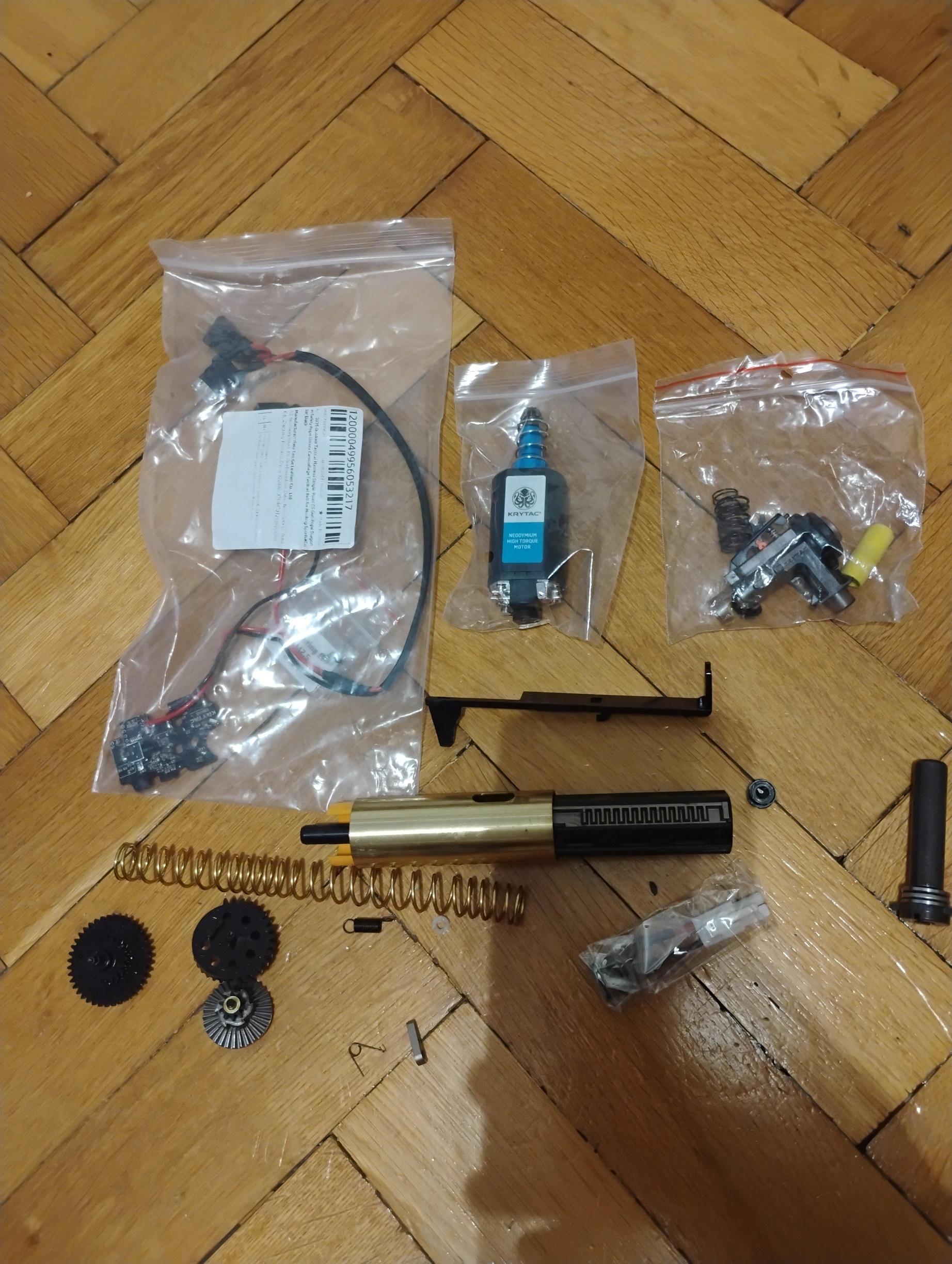 bebechy lmg krytac- silnik, zębatki, okablowanie z fcu, zespół cylindra - wyjęte z nowej zabawki