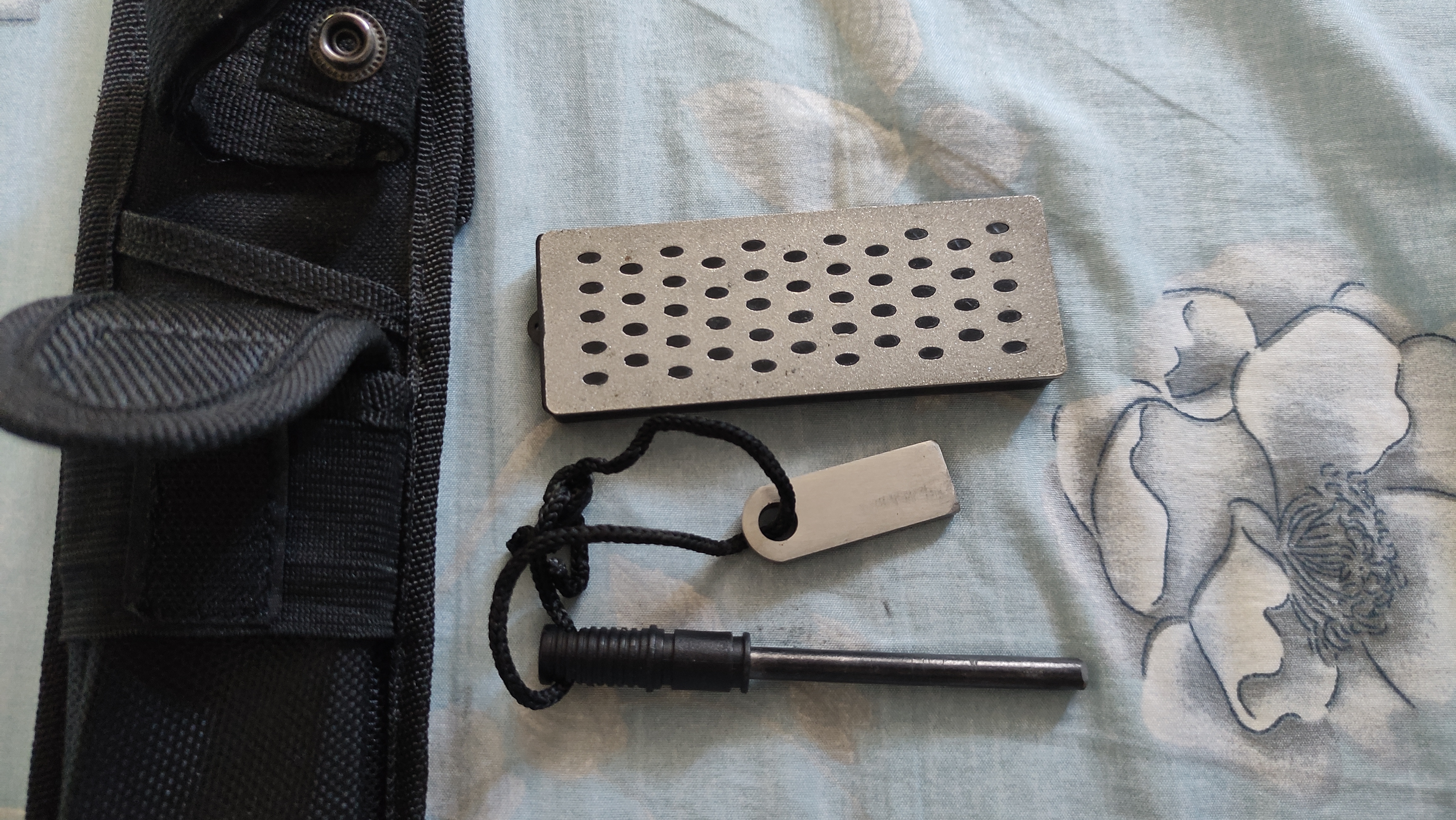 Nóż Schrade SCHF51