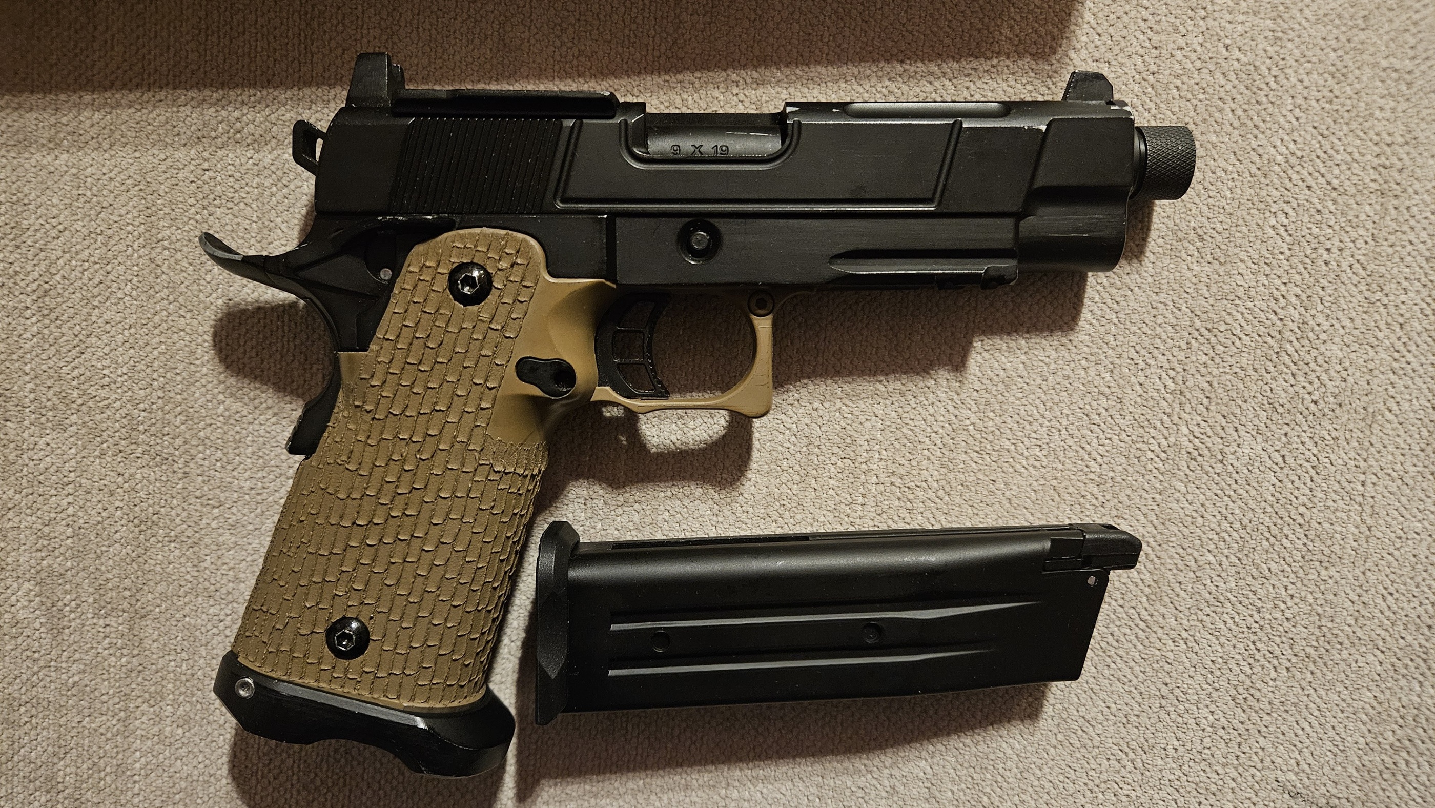 R504 - Tan- pistolet gazowy hicapa 2011 1911