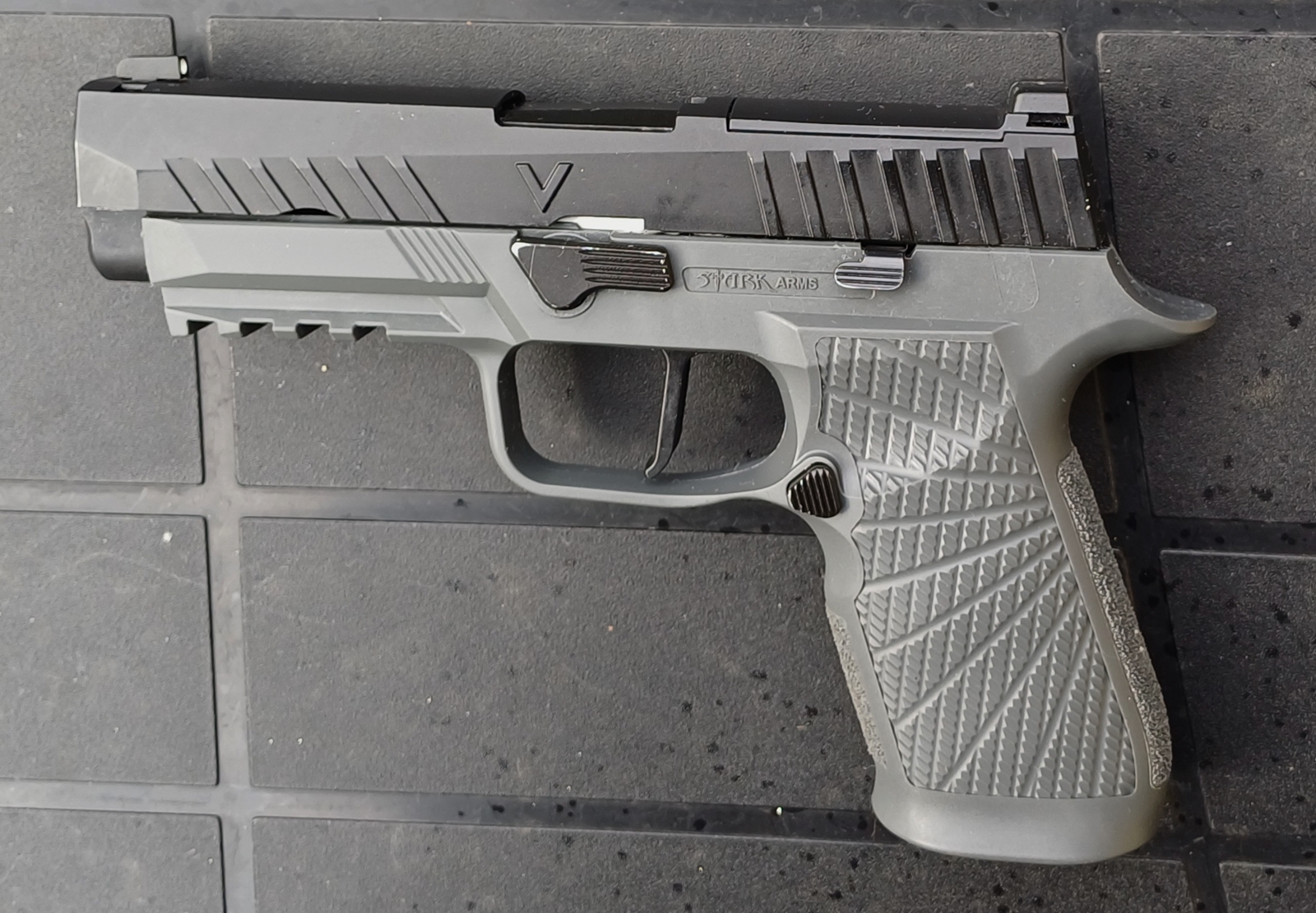 SA320 - STARK ARMS (VFC)