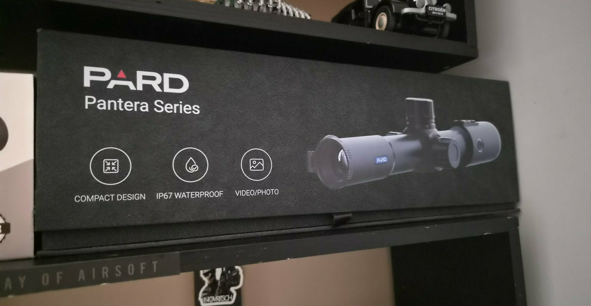 Pard pantera 256q baterie ładowarka montaż i kolimator