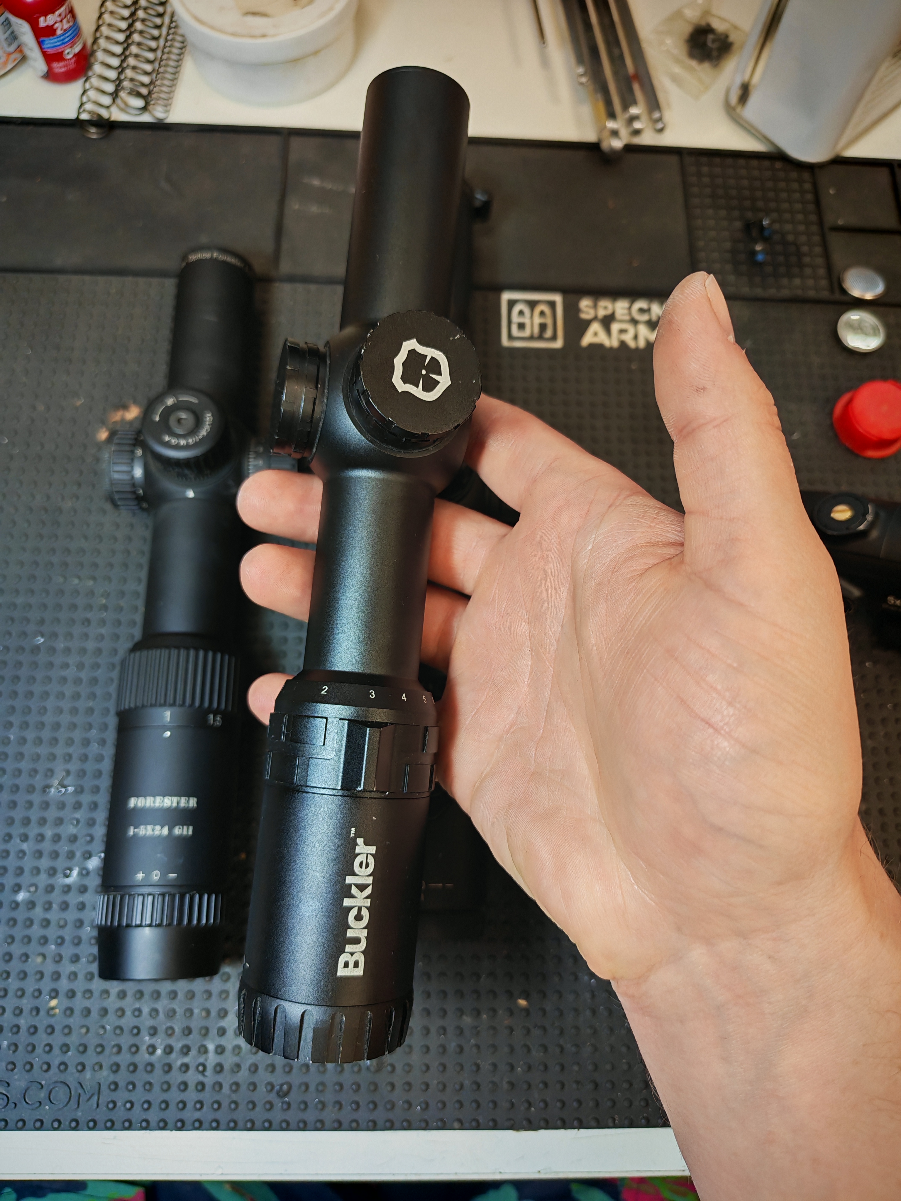 Luneta biegowa buckler Fess II 1-8x24