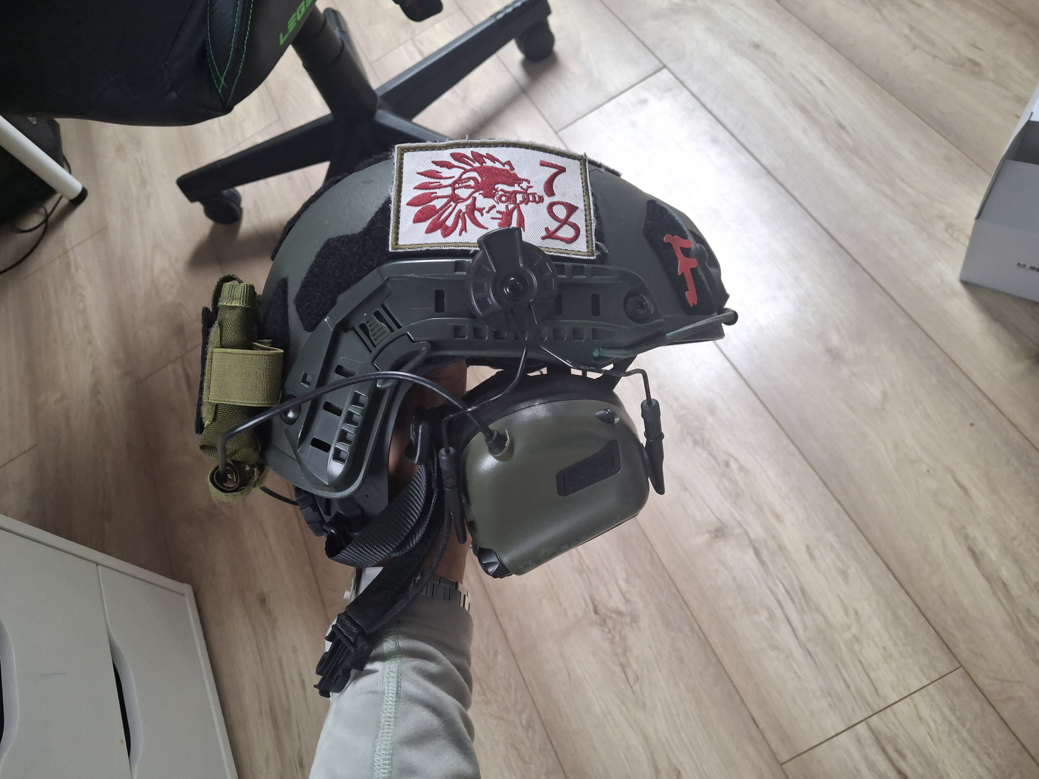 Earmor m32 mod4 z chełmem fast