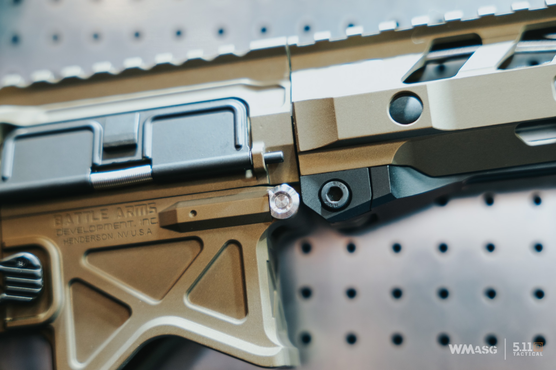 Red Wolf Airsoft z licencjonowanymi produktami własnej produkcji.