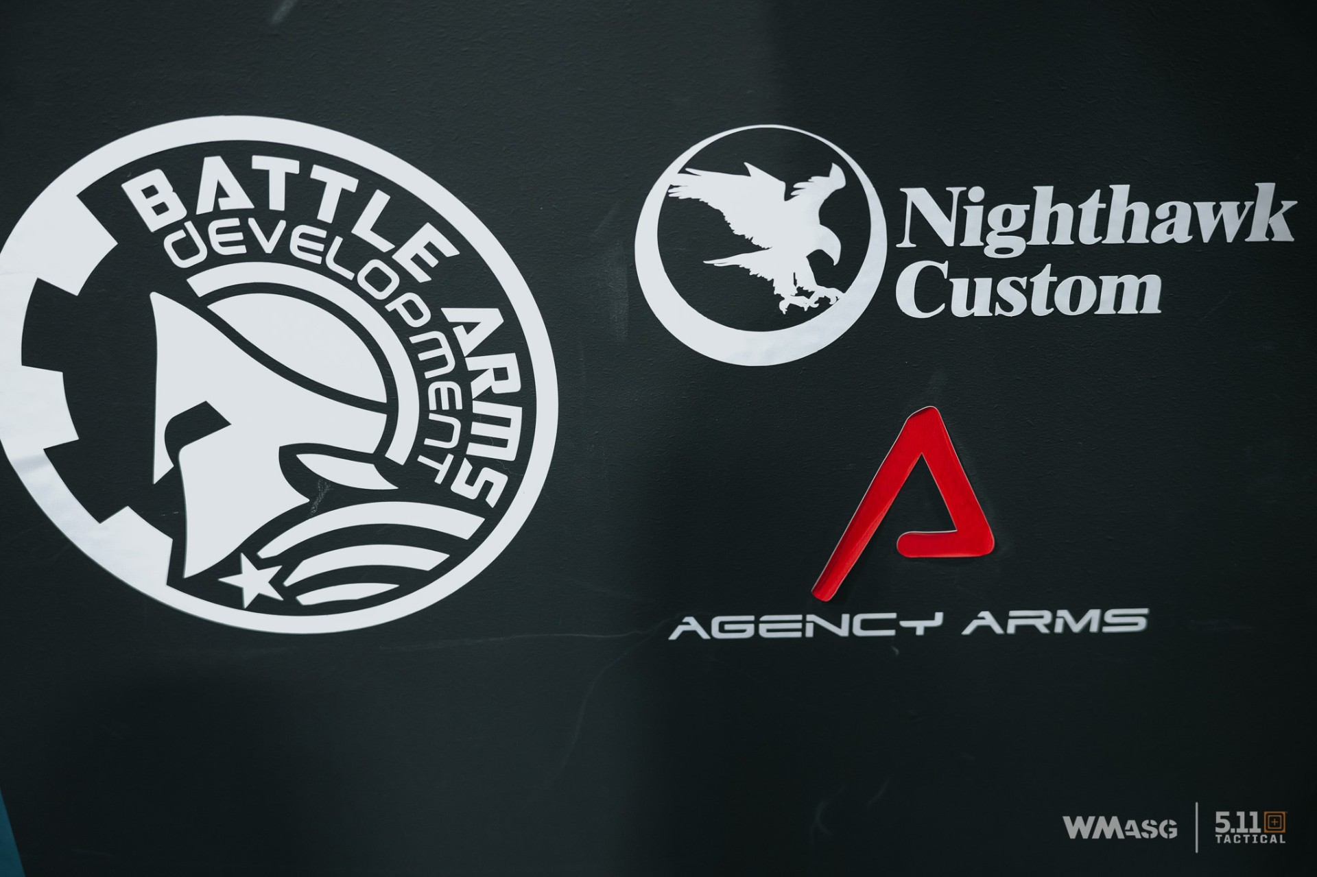 Red Wolf Airsoft z licencjonowanymi produktami własnej produkcji.