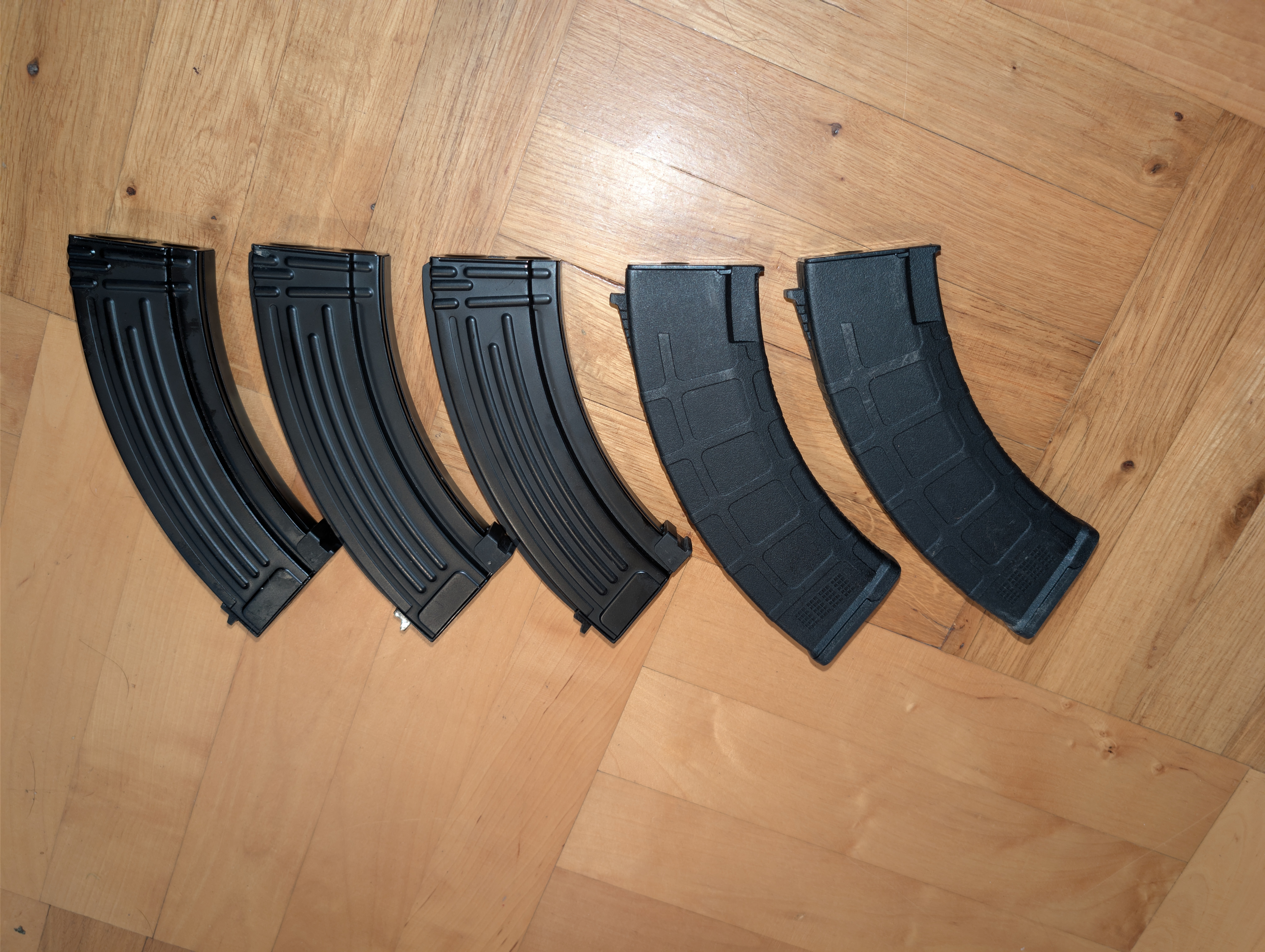 Zestaw Magazynków AK ASG (5 sztuk) – Metalowe i Polimerowe Mid-Cap