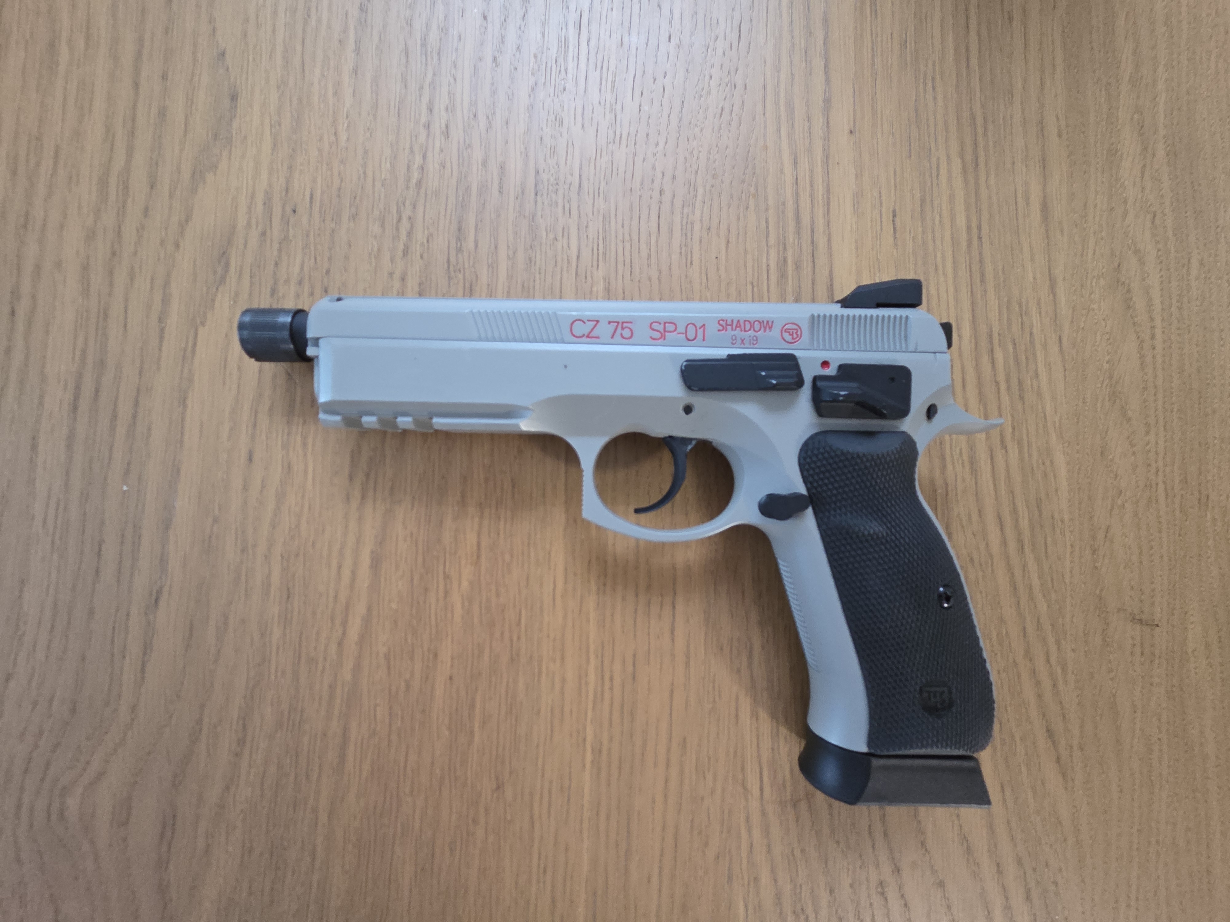 Pistolet GBB ASG CZ SP-01 Shadow - Urban Grey plus dodatki.