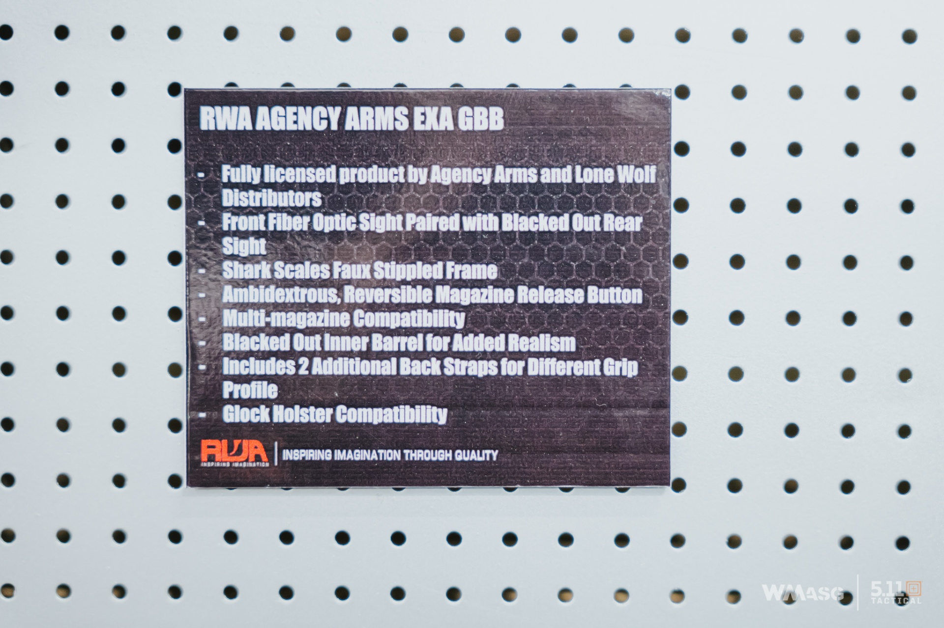 Red Wolf Airsoft z licencjonowanymi produktami własnej produkcji.