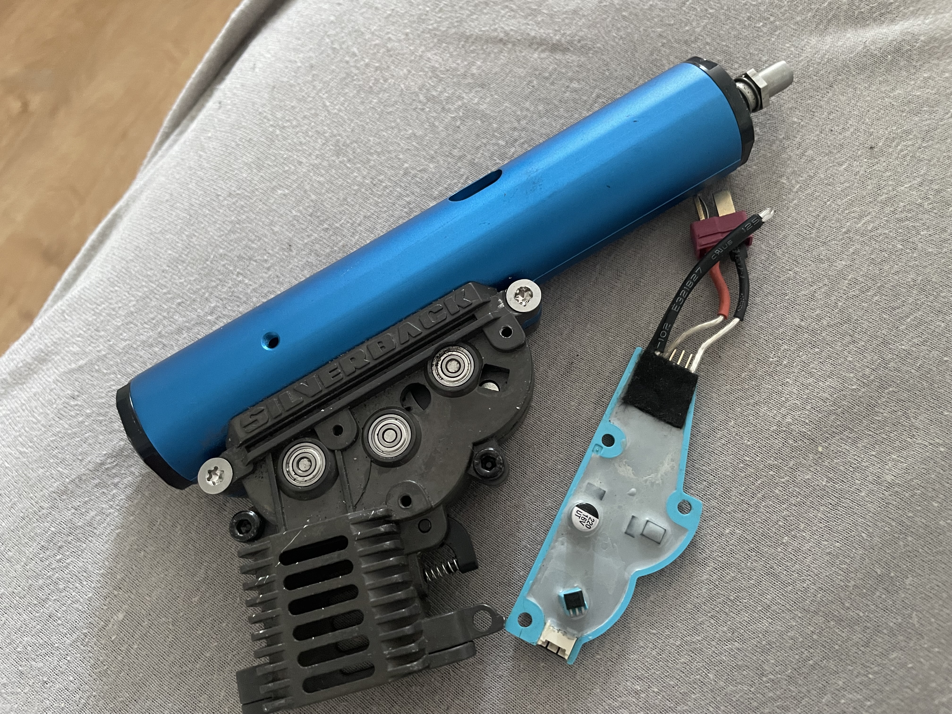 Części Silverback: Szkielet, Niebieski Cylinder, Elektronika / MOSFET