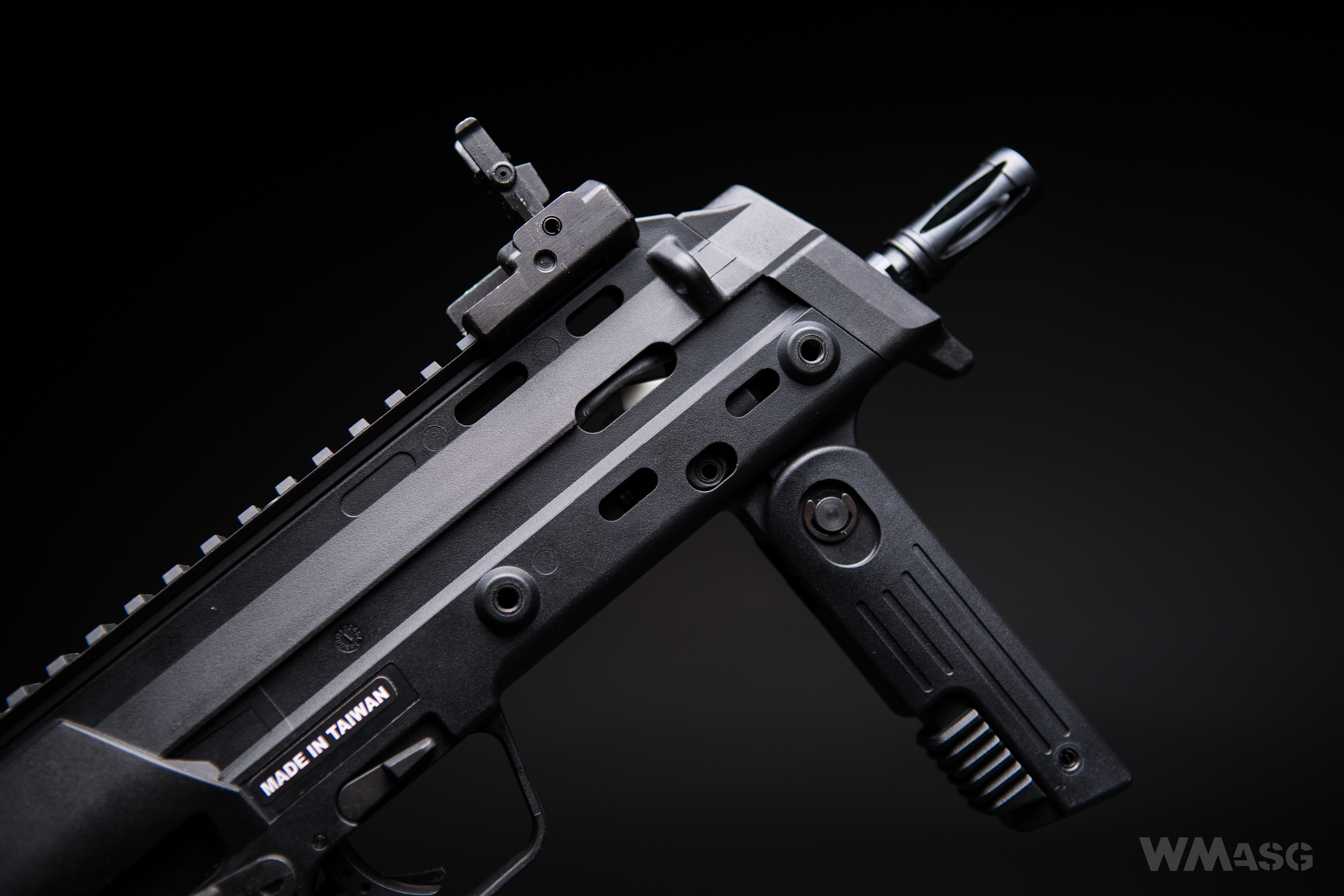 HK MP7A1 AEG - Umarex/VFC - z zewnątrz