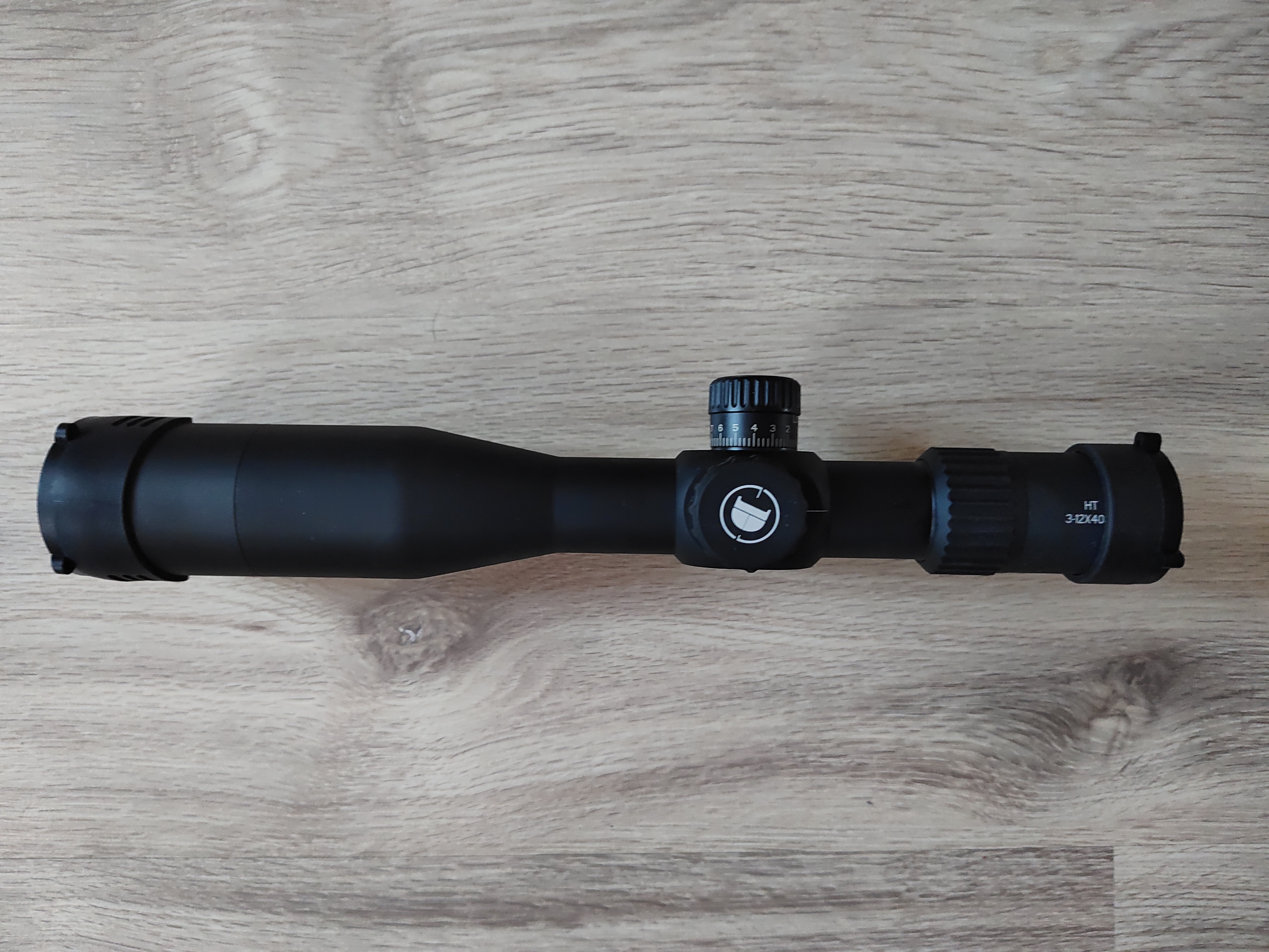 Luneta Discovery optics 3-12x40 FFP