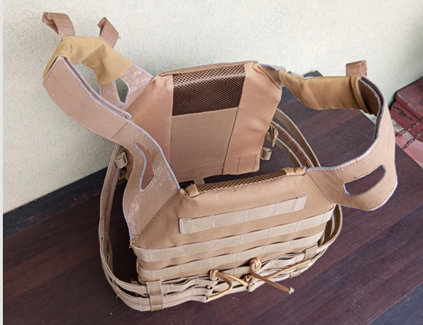 Kamizelka Plat Carrier + 2 sztuki atrap płyt