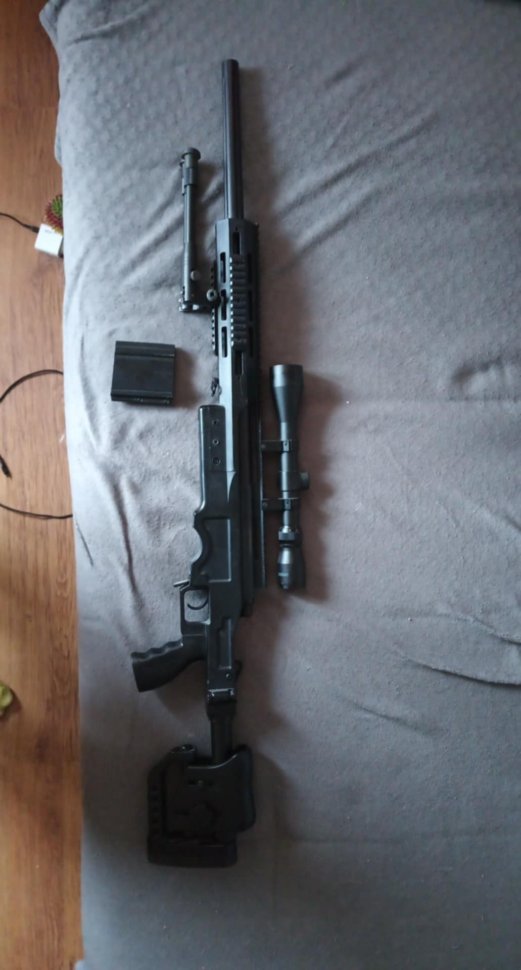 Replika karabinu snajperskiego MB4411D UPV - z lunetą i dwójnogiem