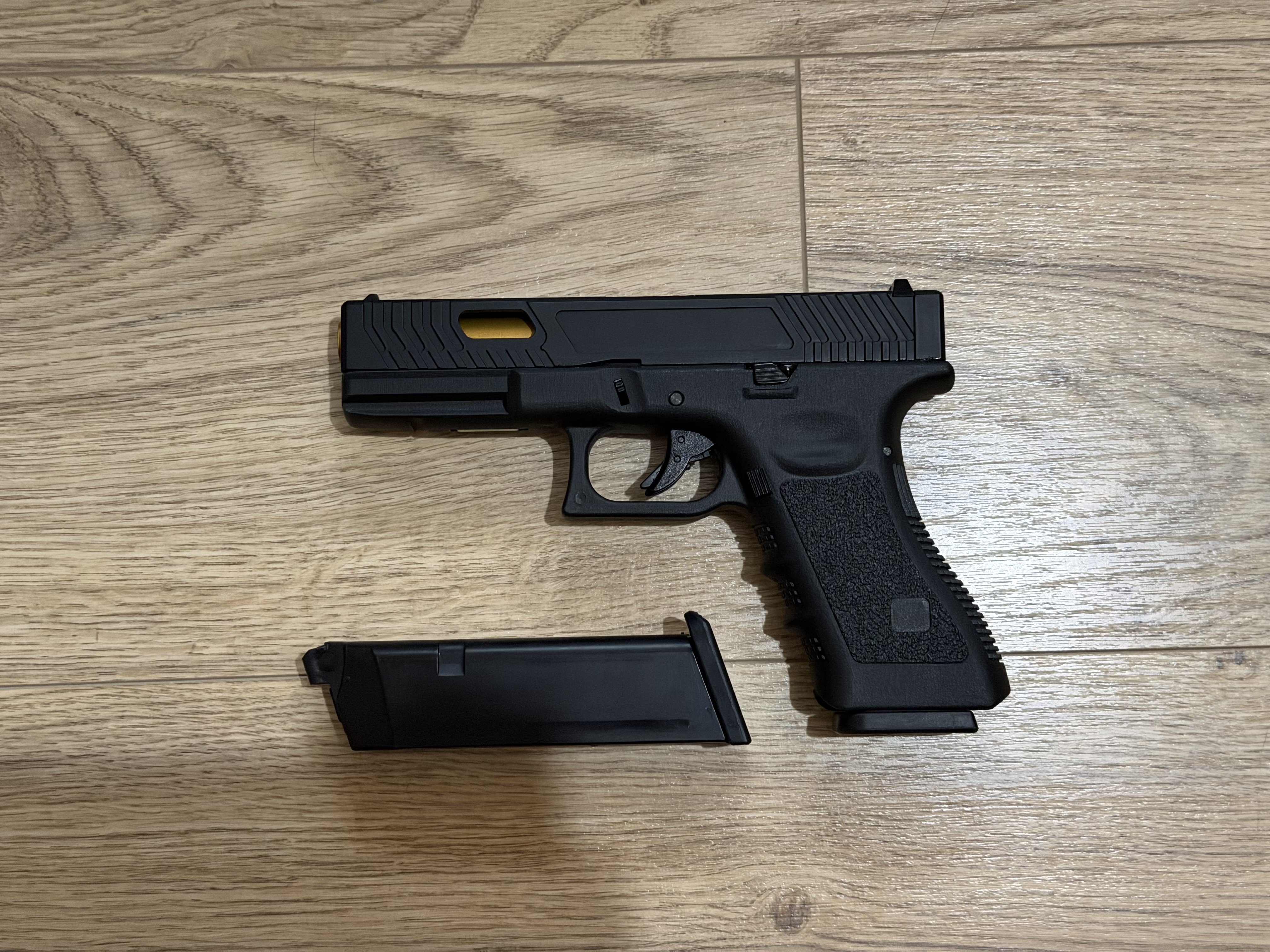 E&C Glock 17 East Crane