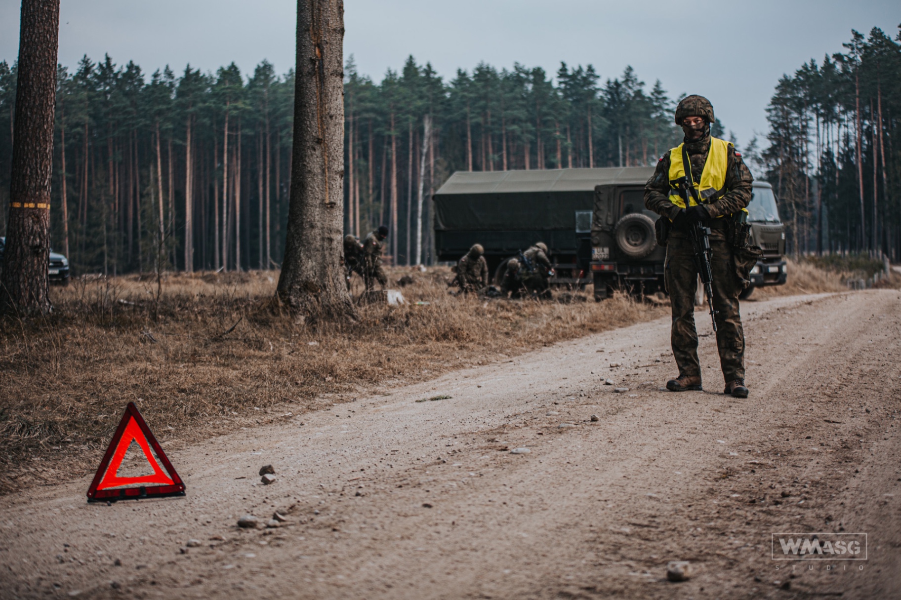 Żołnierze 6bdow na poligonie w Orzyszu (12.2020)