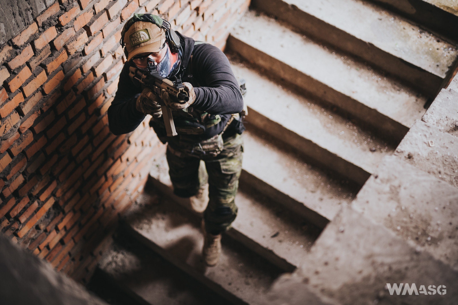Specna Arms SA -E12 PDW Edge BK-TAN (sesja w terenie)