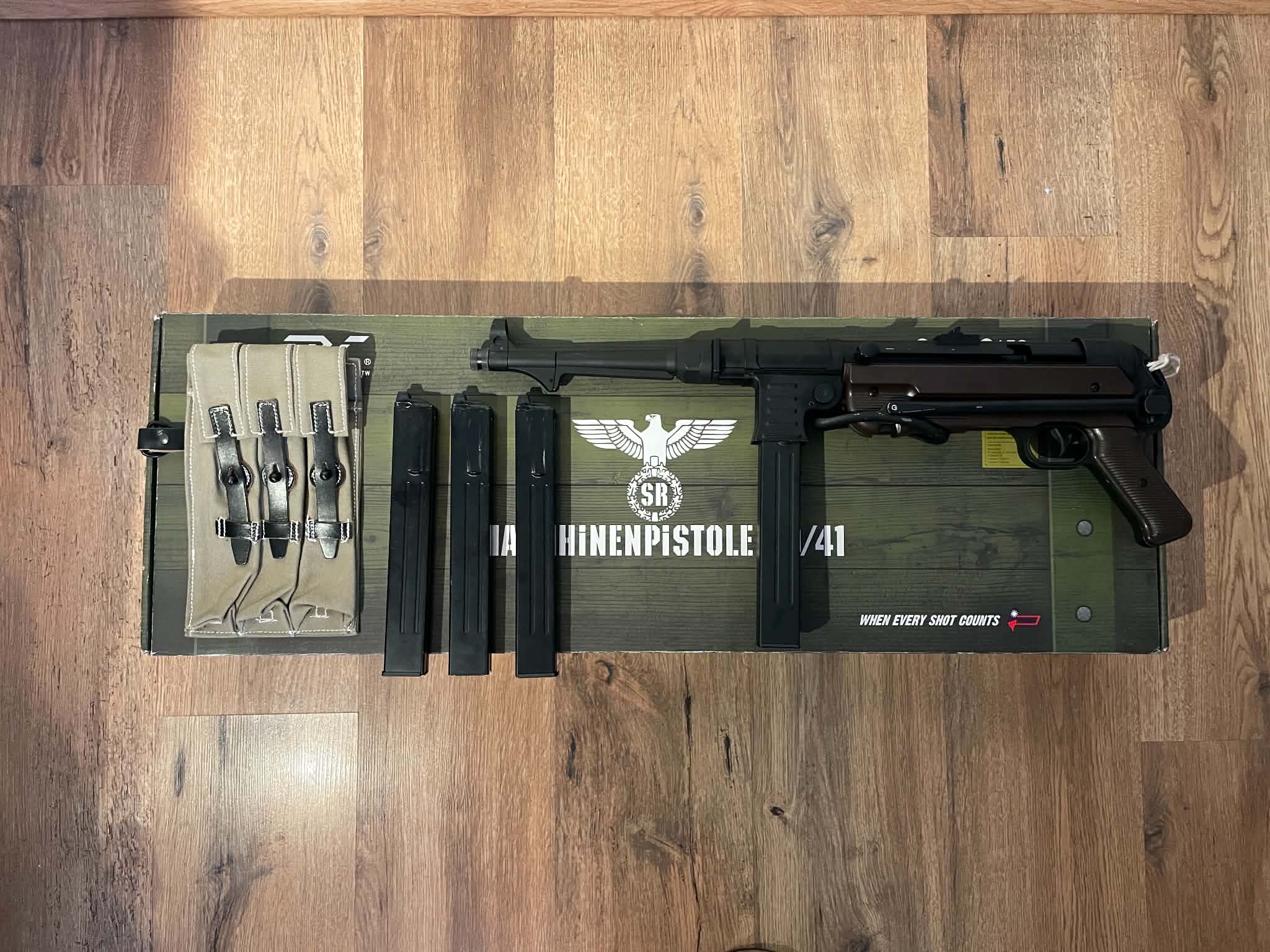 Zestaw MP40 gbb CO2 SRC stalowe  + 3 magi