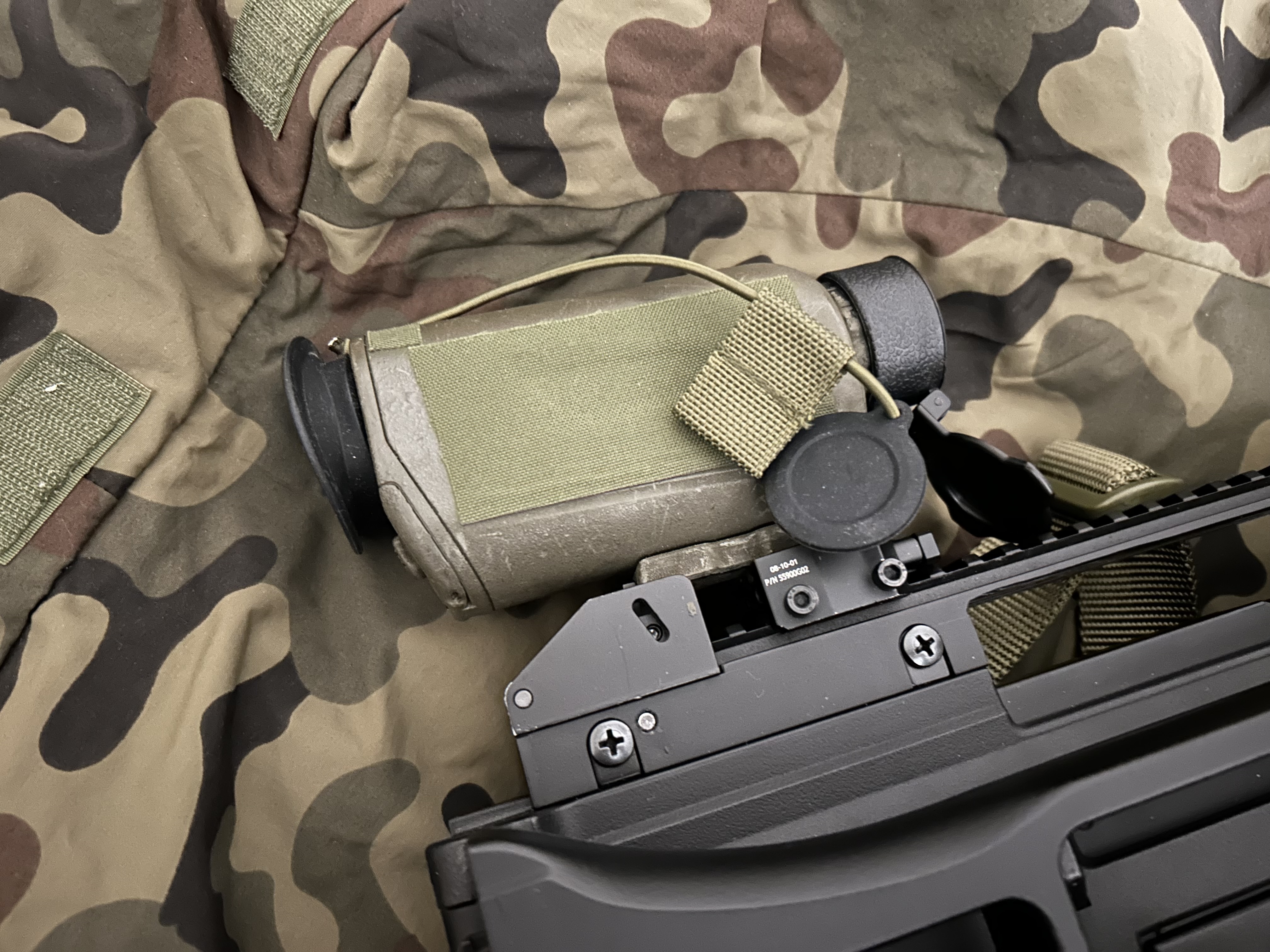 Celownik termowizyjny termowizor noktowizor RIS