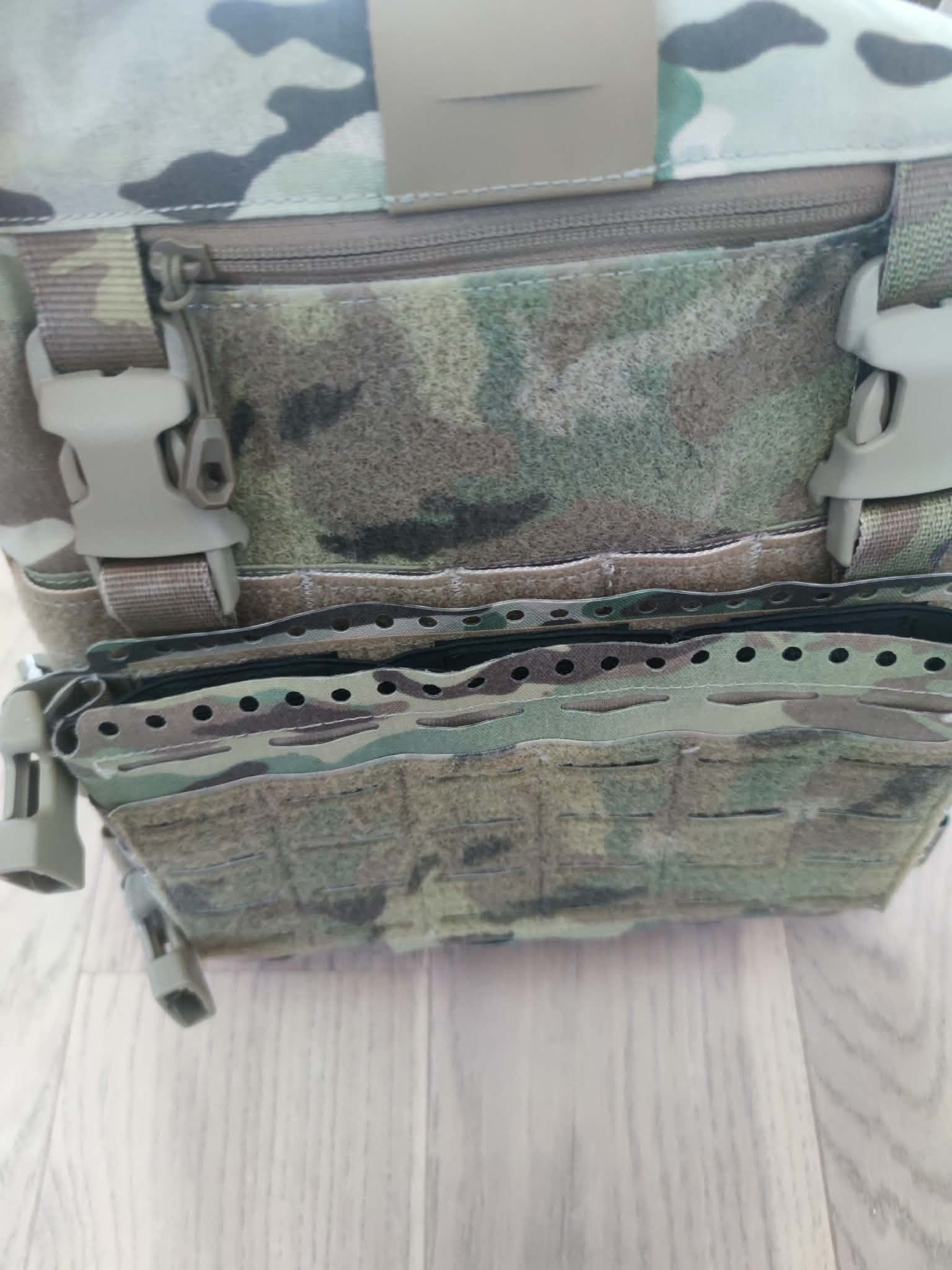 Niskoprofilowa Kamizelka Ape Force Gear FCSK 2.0 MC z insertami oraz front flapem też od Ape Force gear