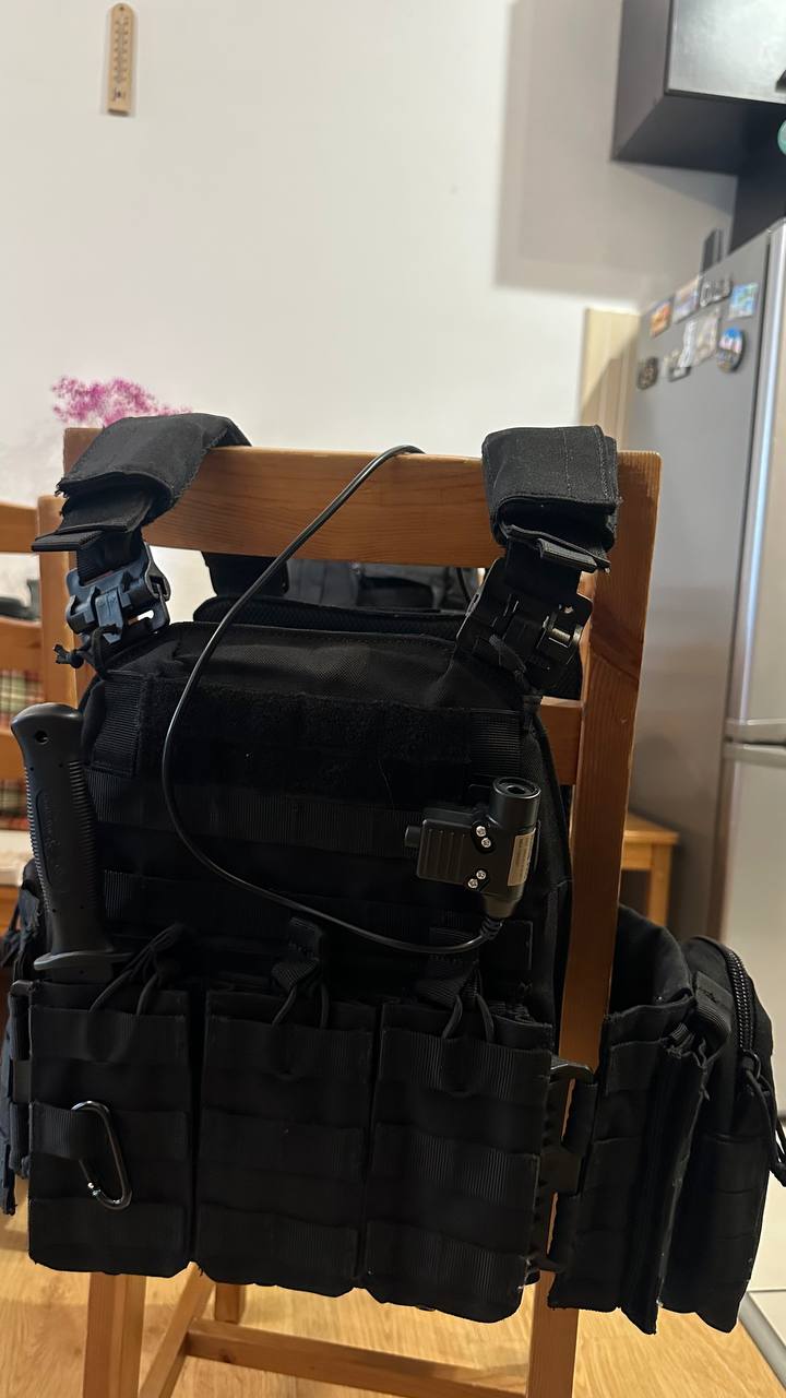Kamizelka Plate Carrier + Atrapy Płyt SAPI (Kompletny Set)