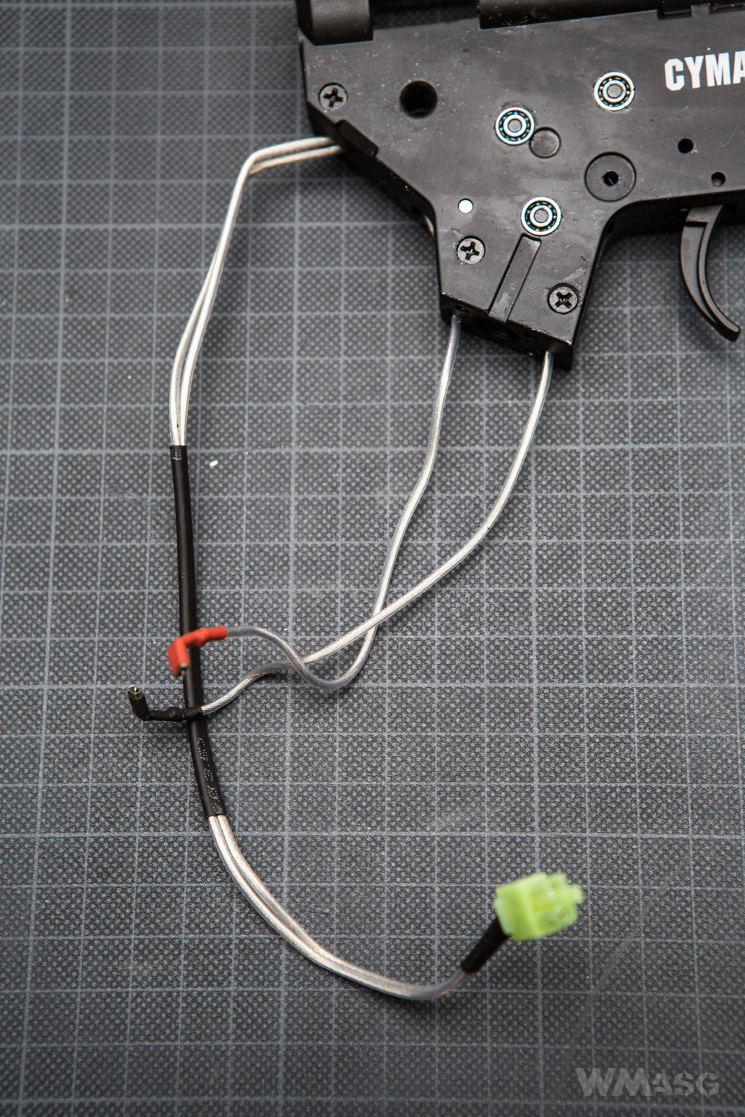 Cyma CM.097B - wewnątrz