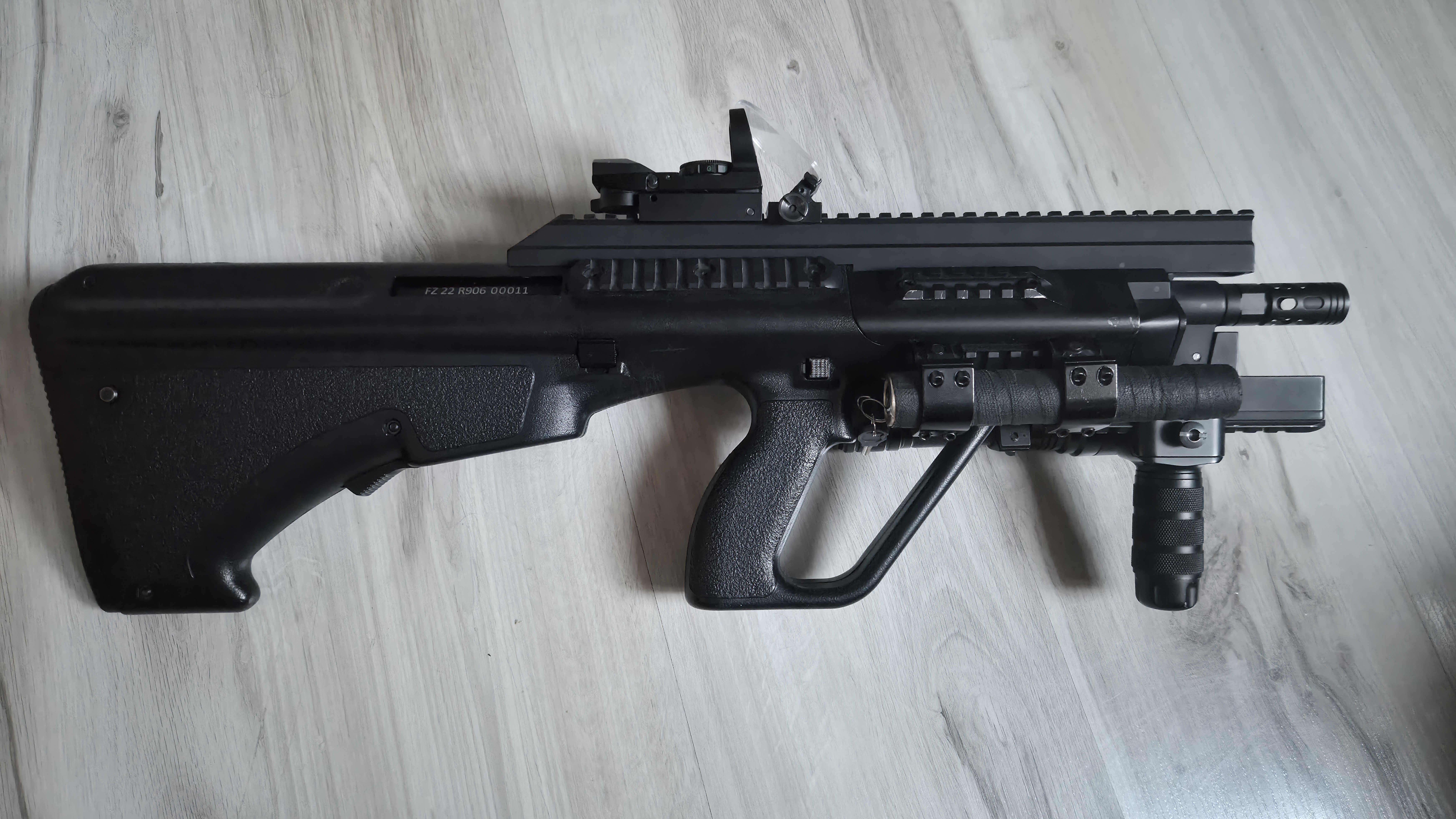 Army Armament R906 AUG
