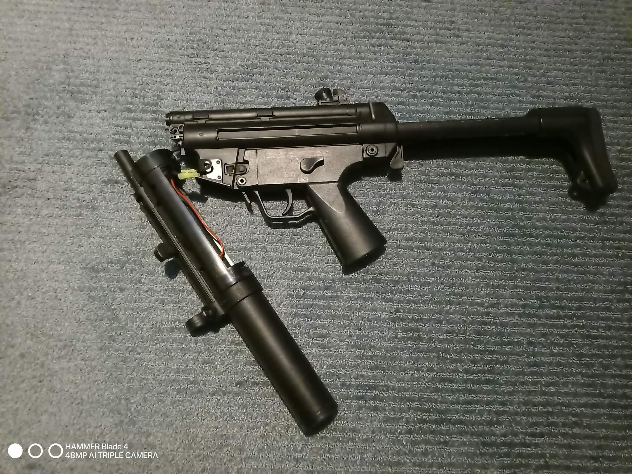 Uszkodzona replika mp5 od j. g. works