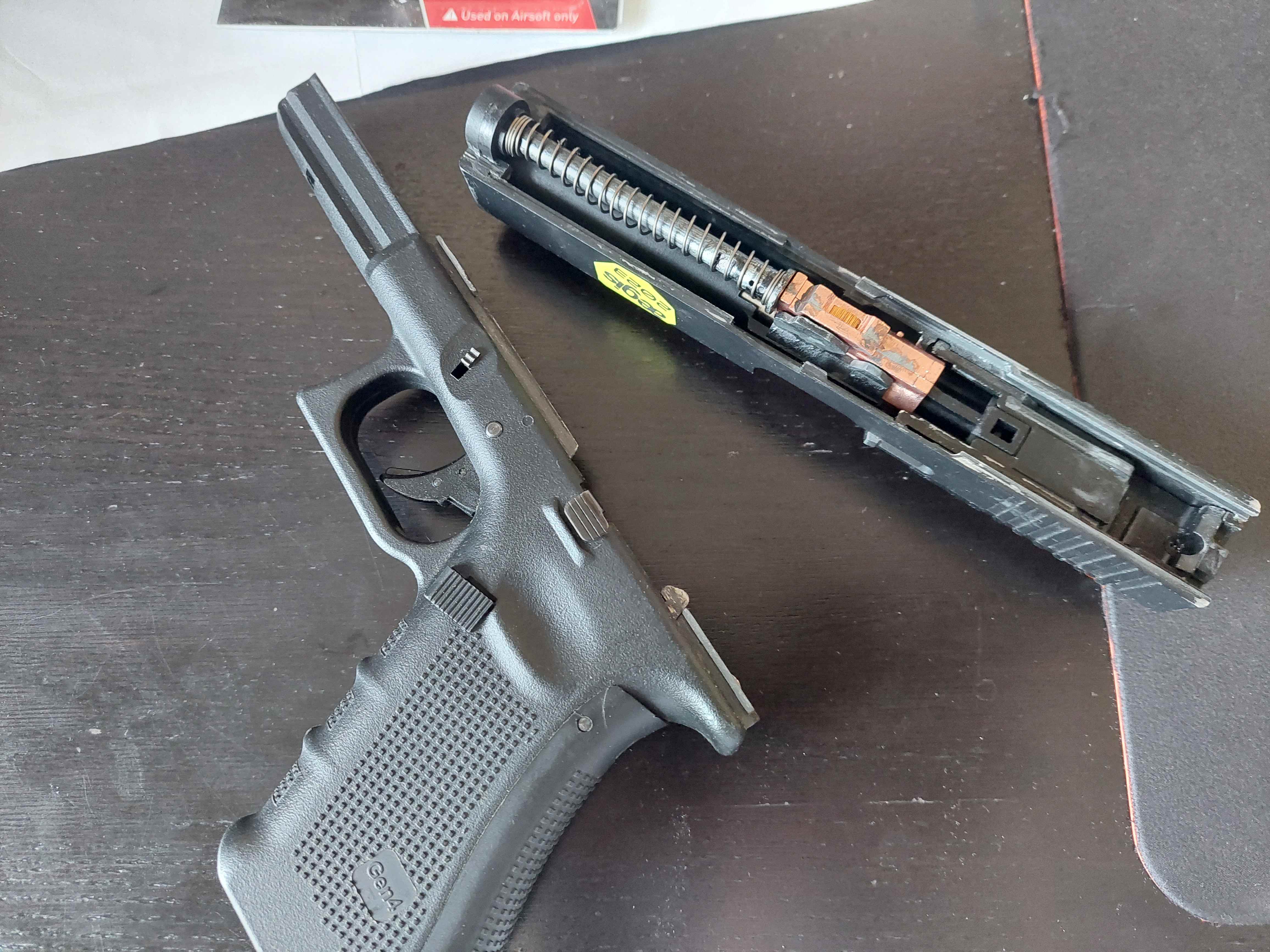 GLOCK 17 WE + CZĘŚCI I MAGAZYNKI