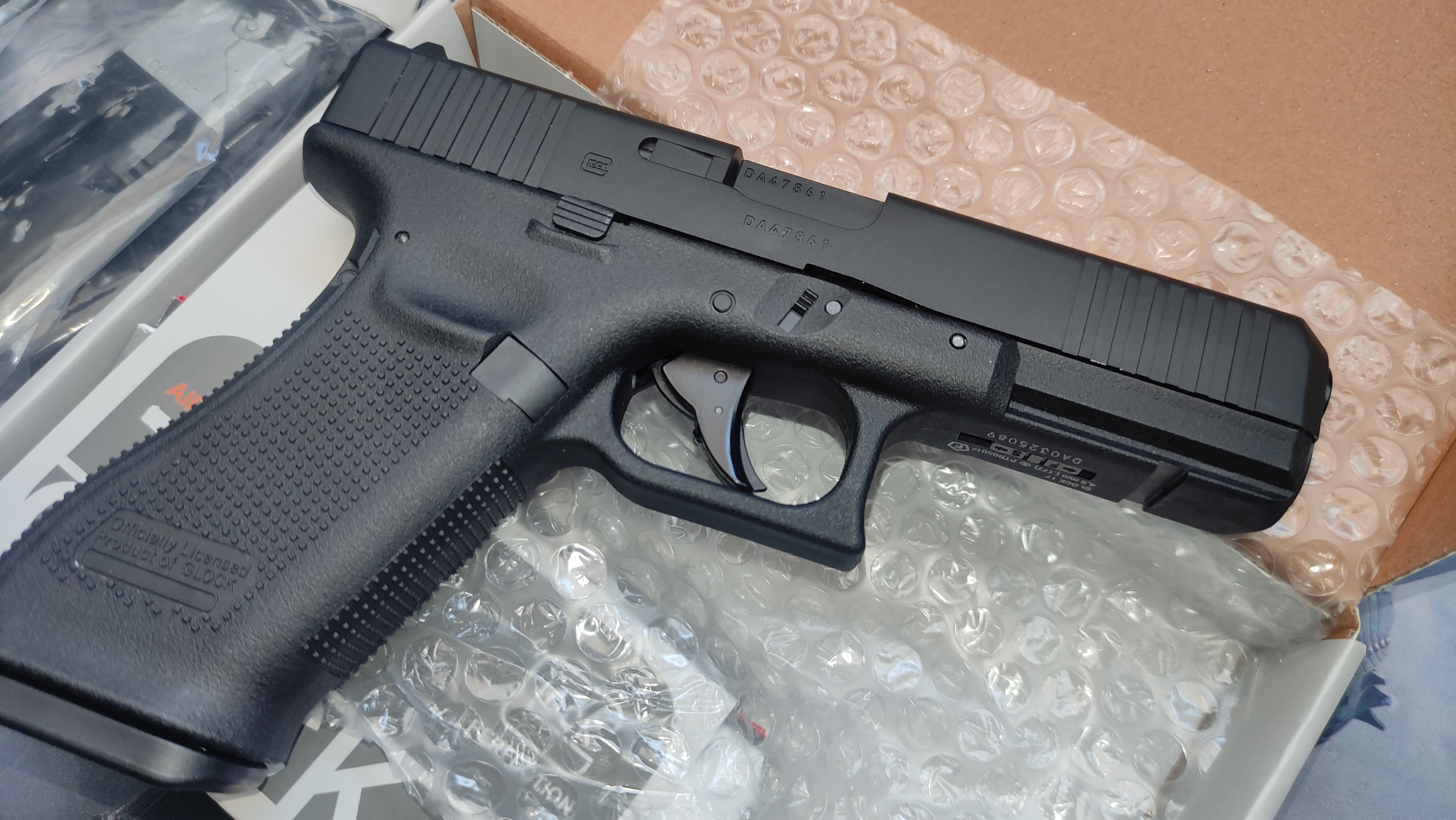 Wiatrówka Glock 17 Gen 5 Umarex + 2 Magazynki!