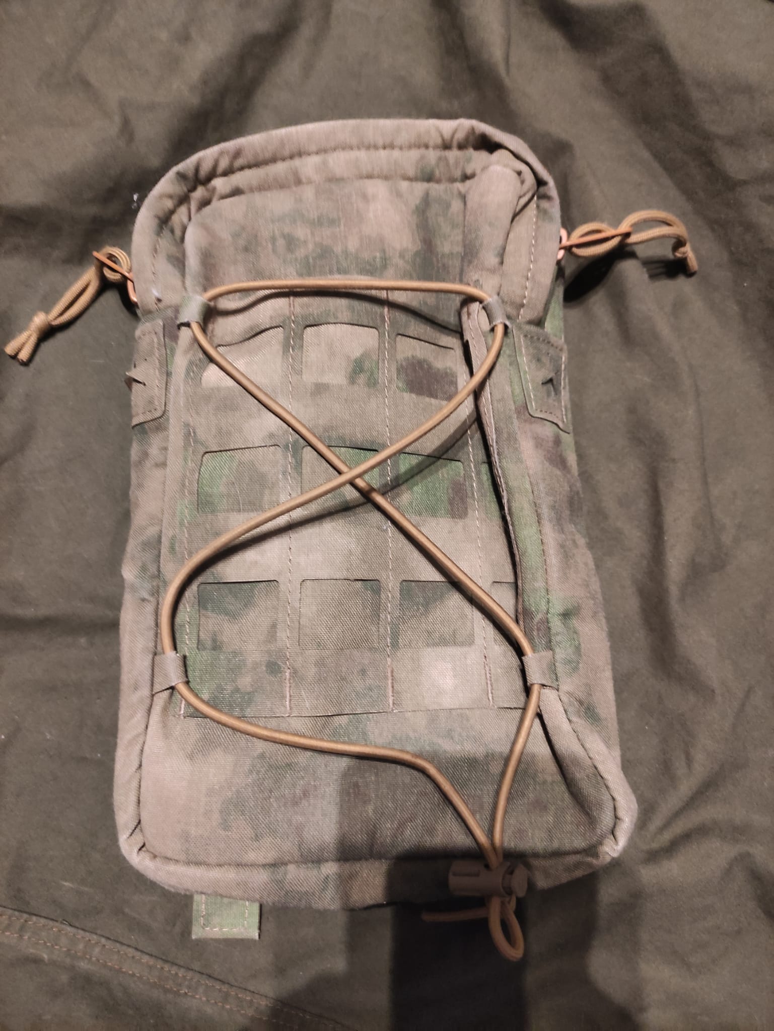 (S) Zasobnik hydracyjny Templars Gear atacs-fg