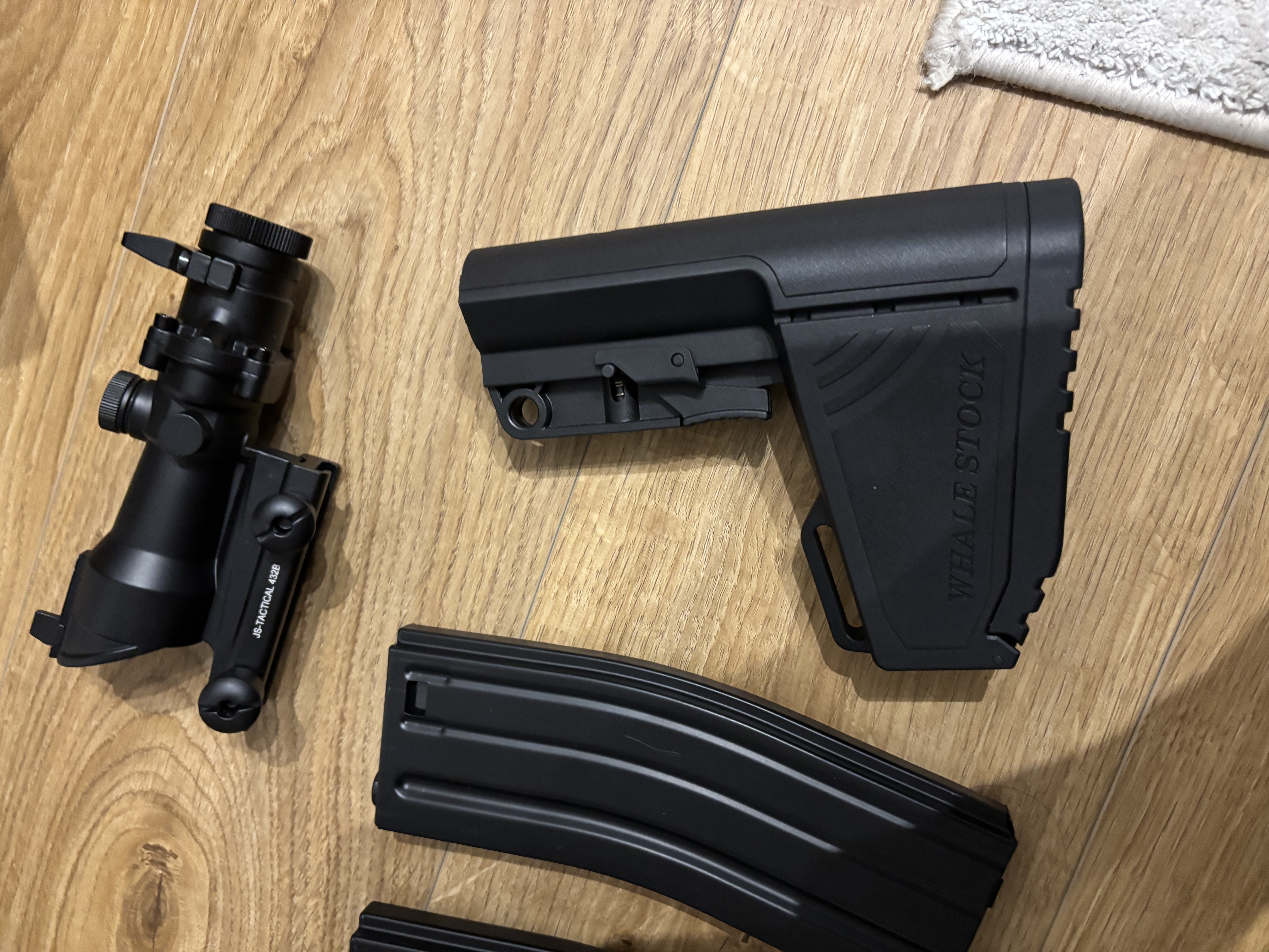 Kolba AR typu whale M4