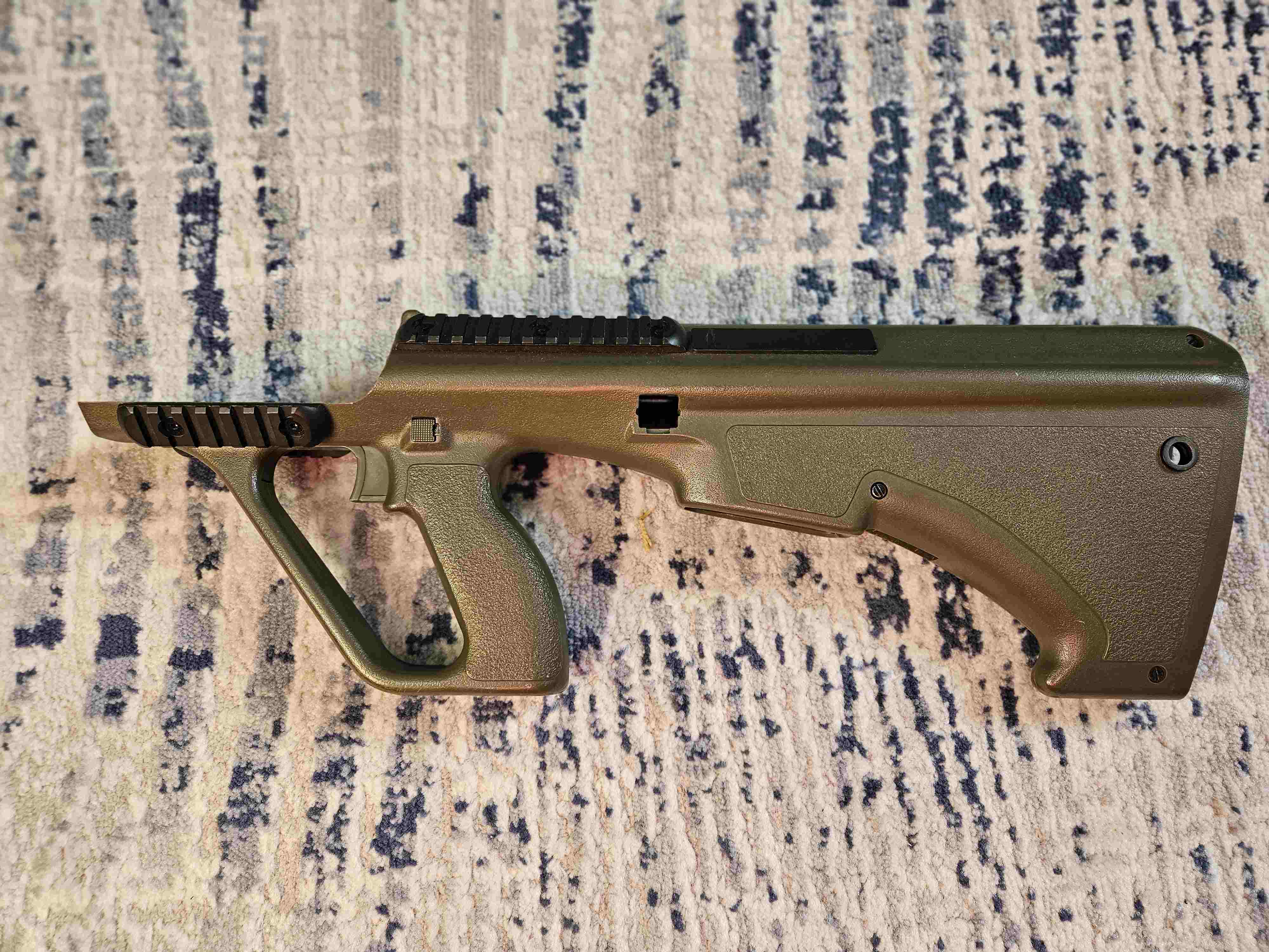 Korpus, body AUG GFC olive stan BDB
