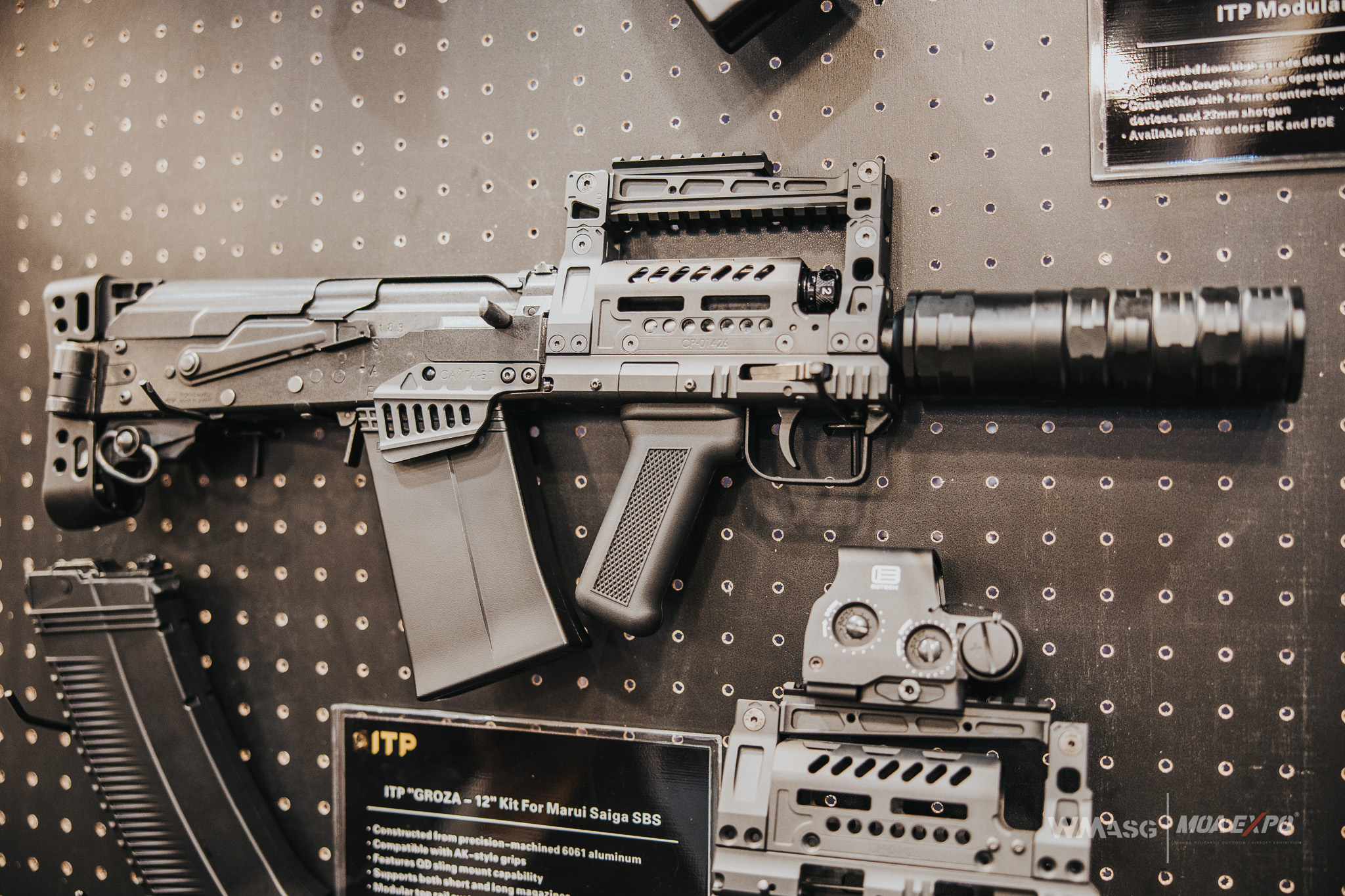 Konwersja OC-14 Groza dla repliki Saiga 12K SBS od Tokyo Marui