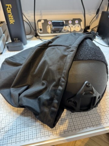 hełm typu FAST UNITAC NV-1 bump helmet + pokrowiec