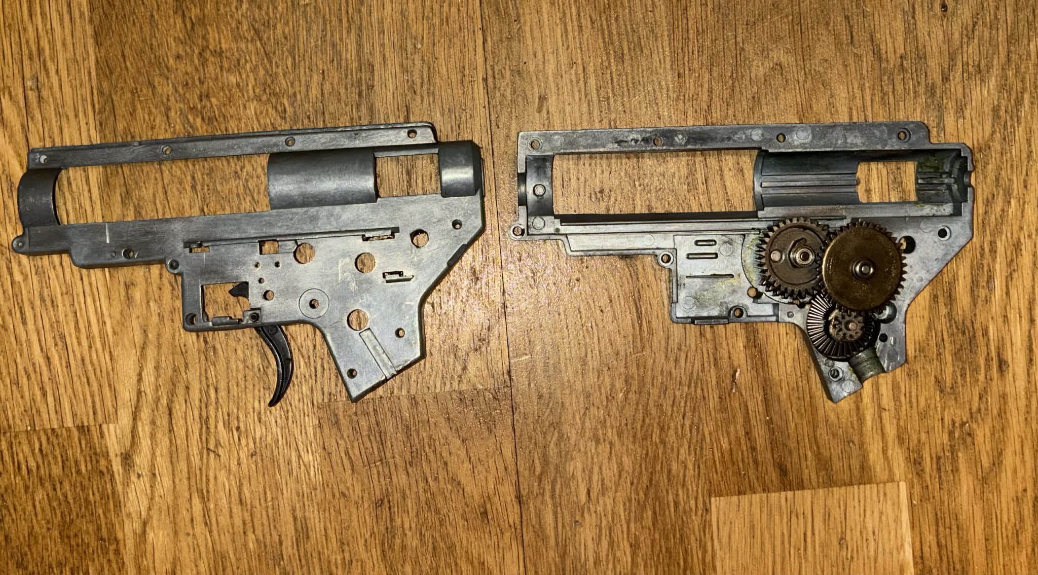 Części wewnętrzne po replikach Asg (Cena za wszystko ze zdjęć)