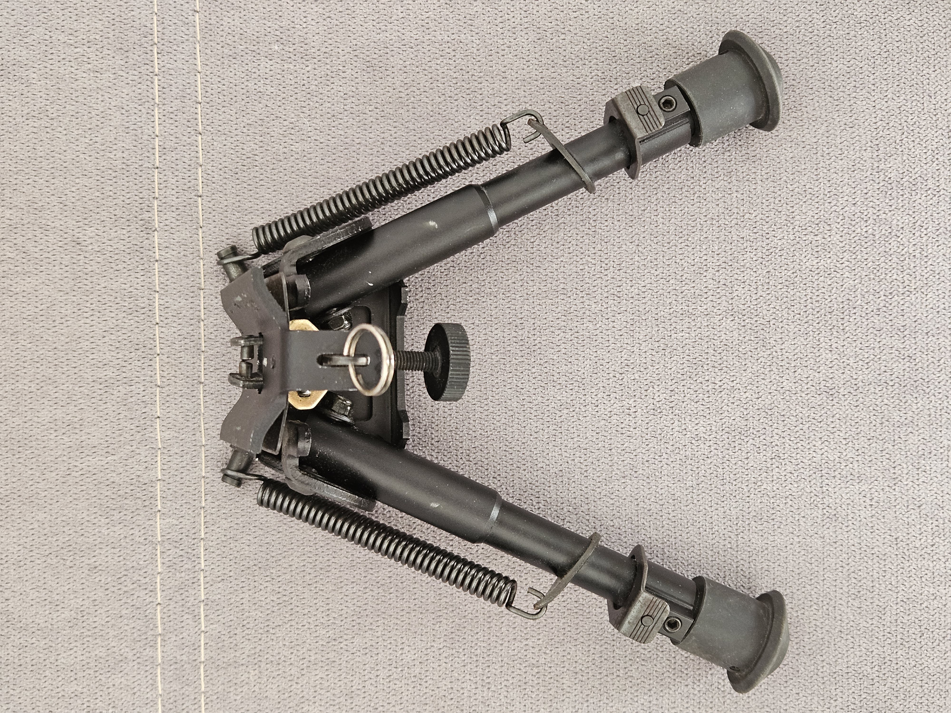 Dwójnóg bipod Novritsch V1 rozkładany, adapter na szynę 22mm