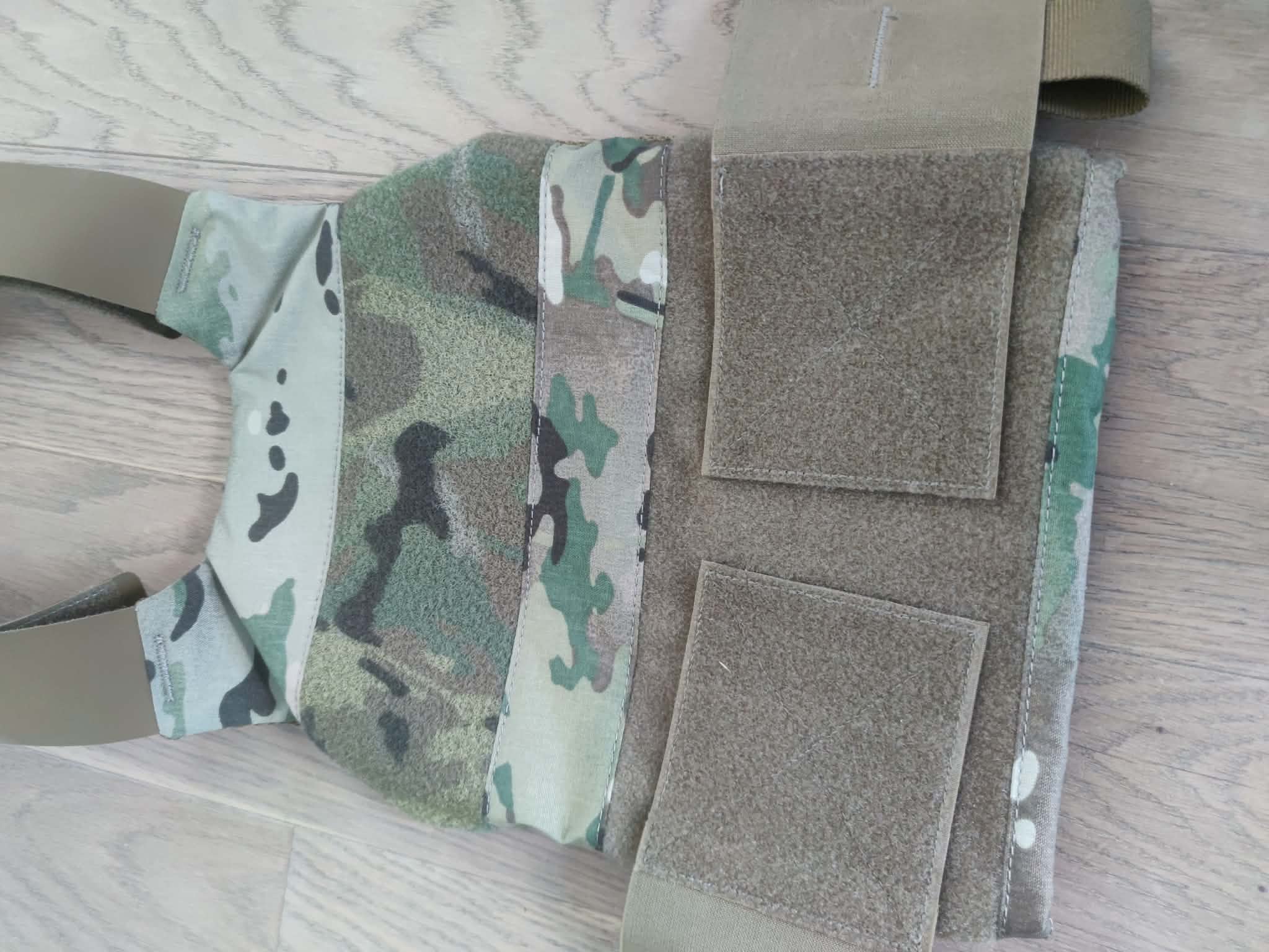 Niskoprofilowa Kamizelka Ape Force Gear FCSK 2.0 MC z insertami oraz front flapem też od Ape Force gear