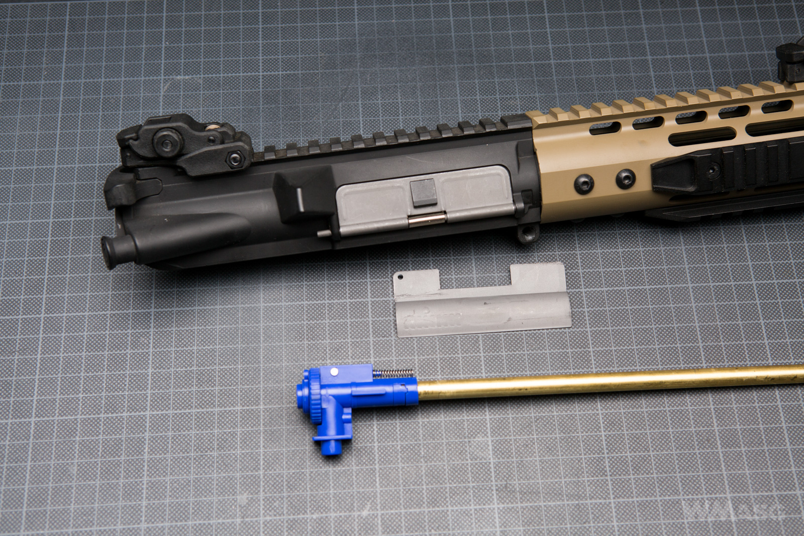 Specna Arms SA-E12 PDW - wewnątrz