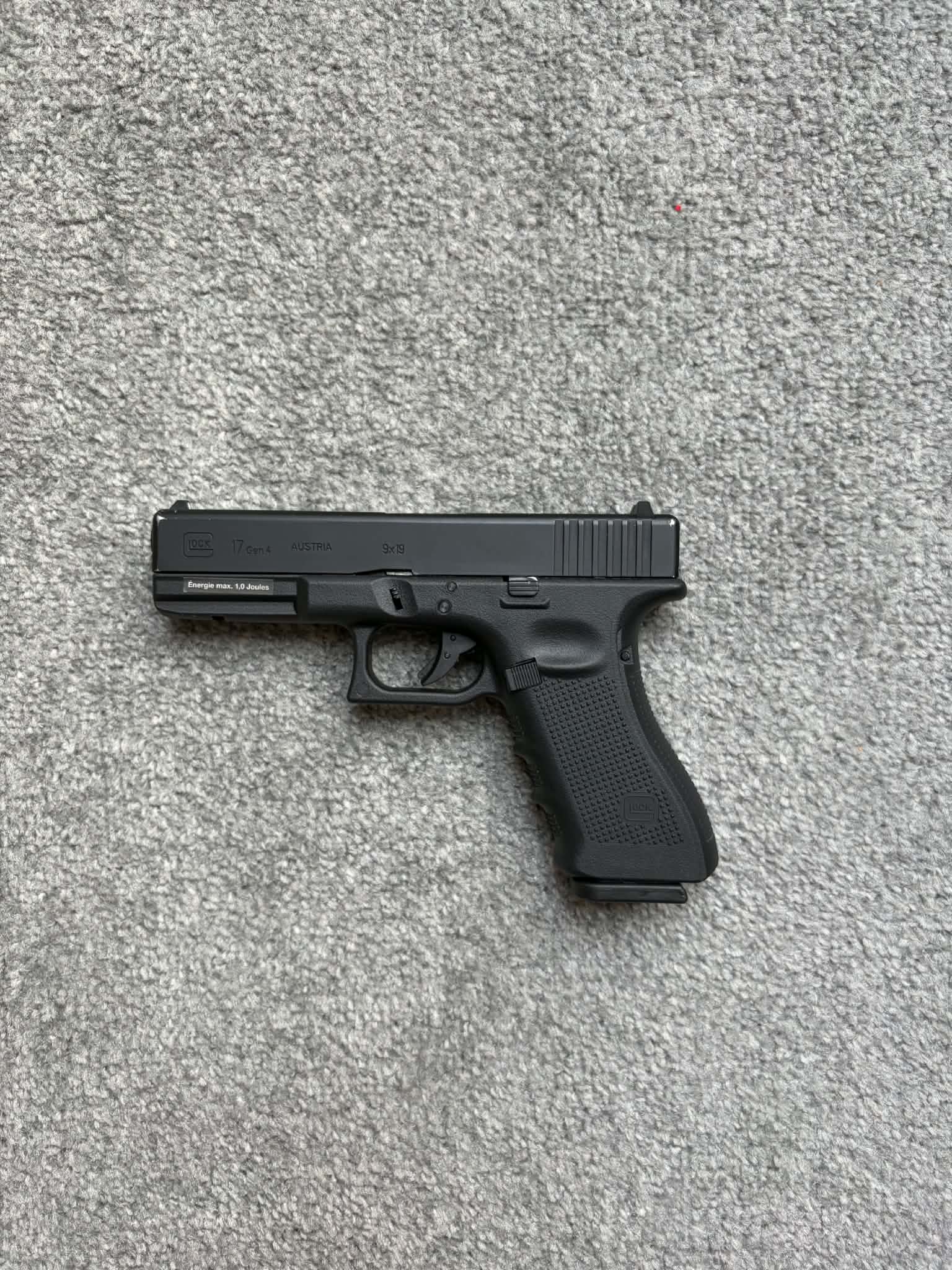 Zestaw ASG: Glock 17 Gen 4 (Green Gas / Blow-Back) + Akcesoria