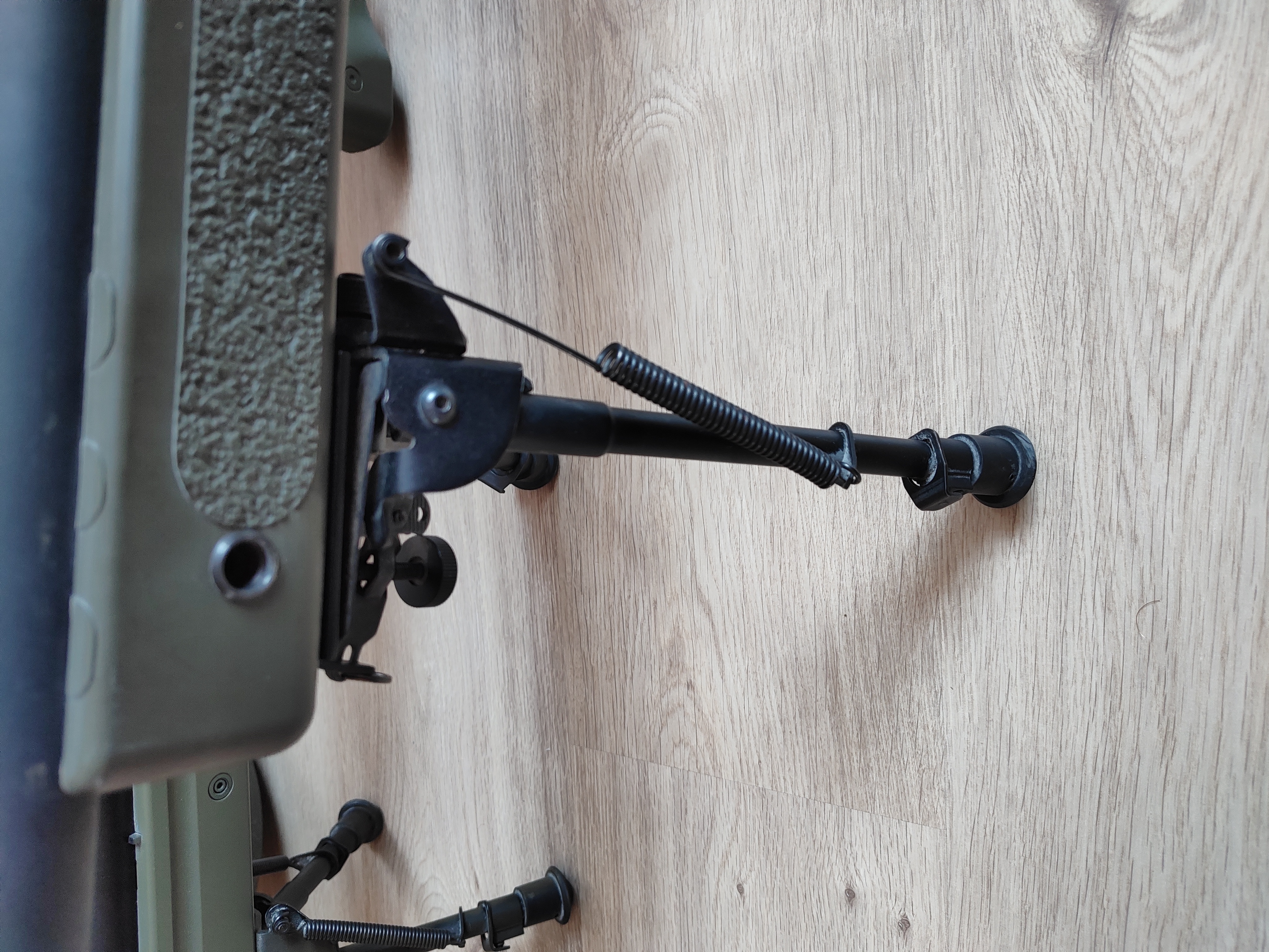 Dwójnóg typu chariss