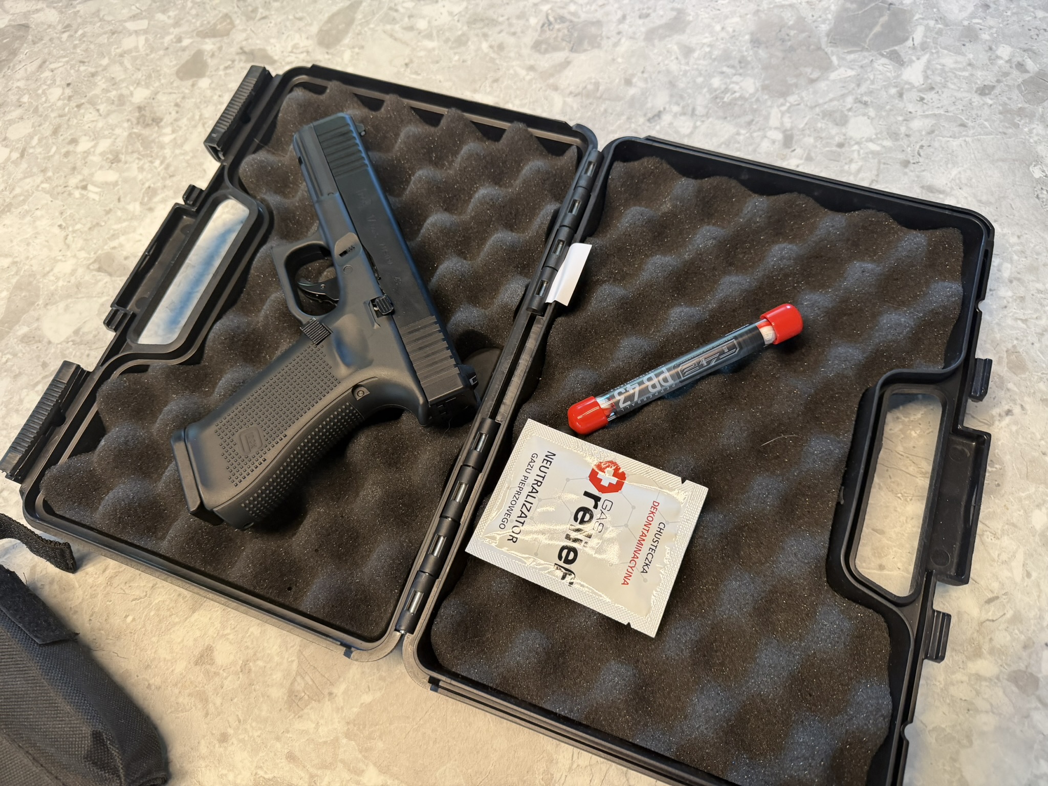 Pistolet wiatrówka gazowa, replika GLOCK 17 Gen 5, UMAREX