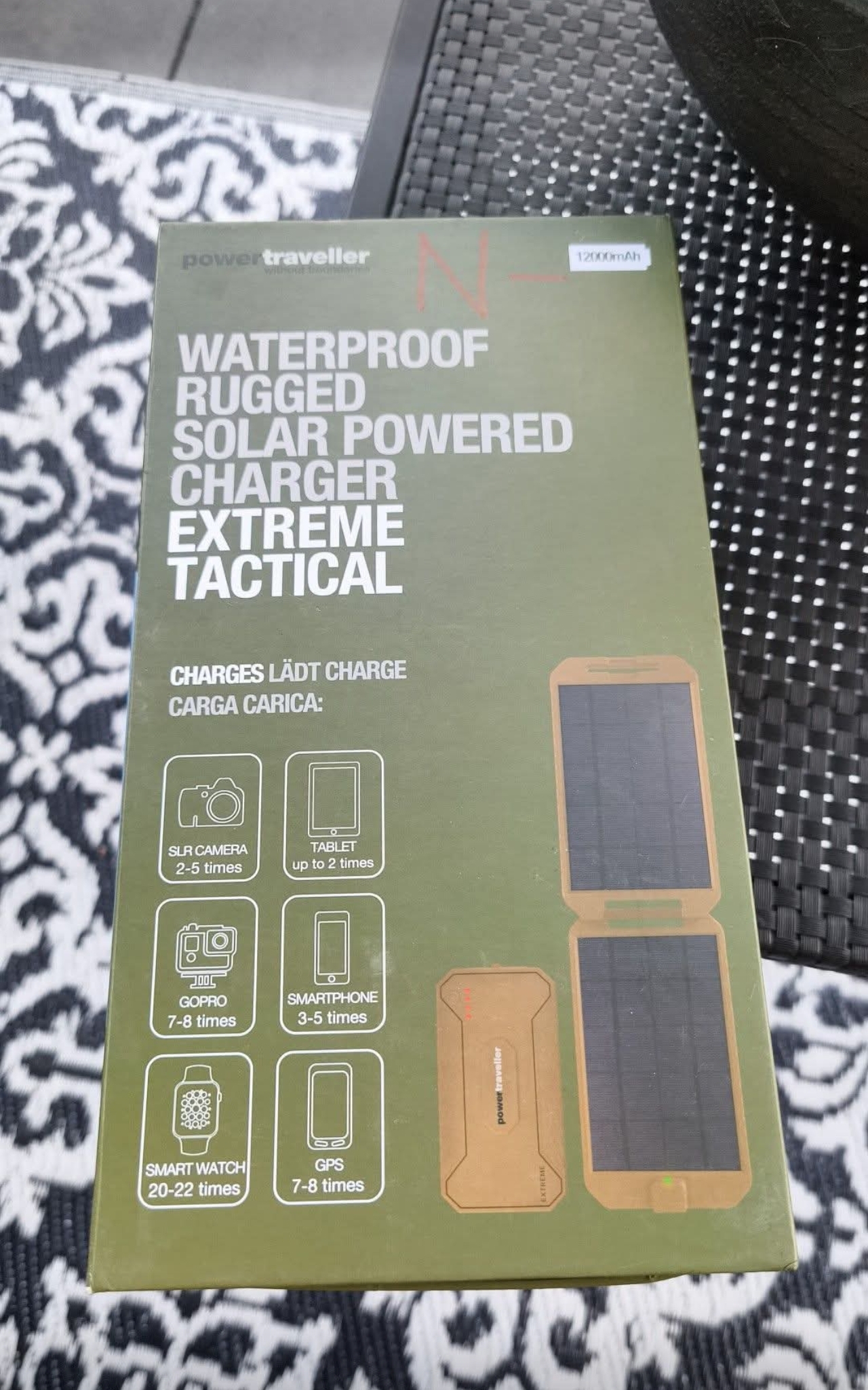 Powerbank z panelem solarnym