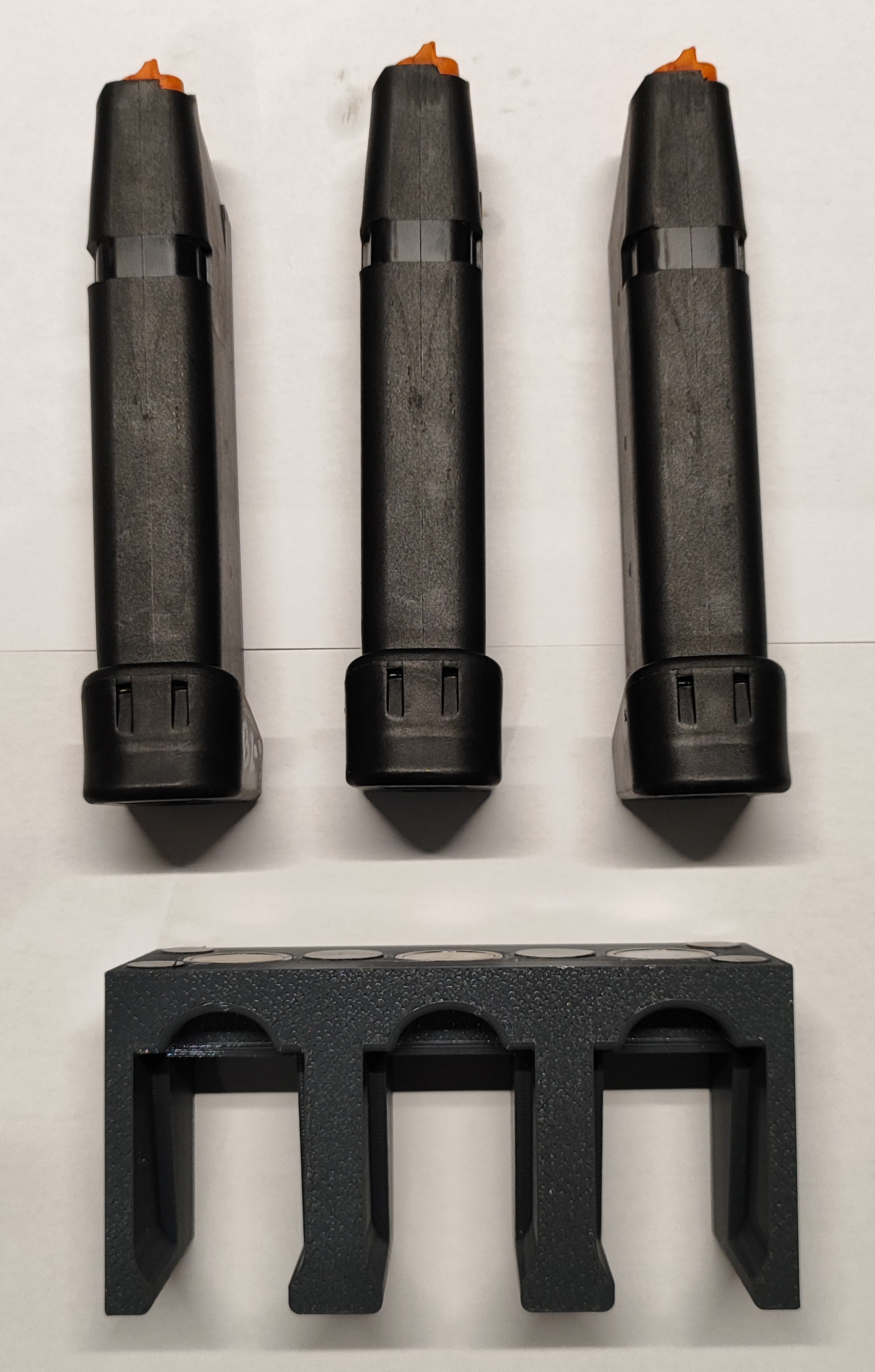 Zestaw magazynków Glock 17 plus 2 z uchwytem magnetycznym