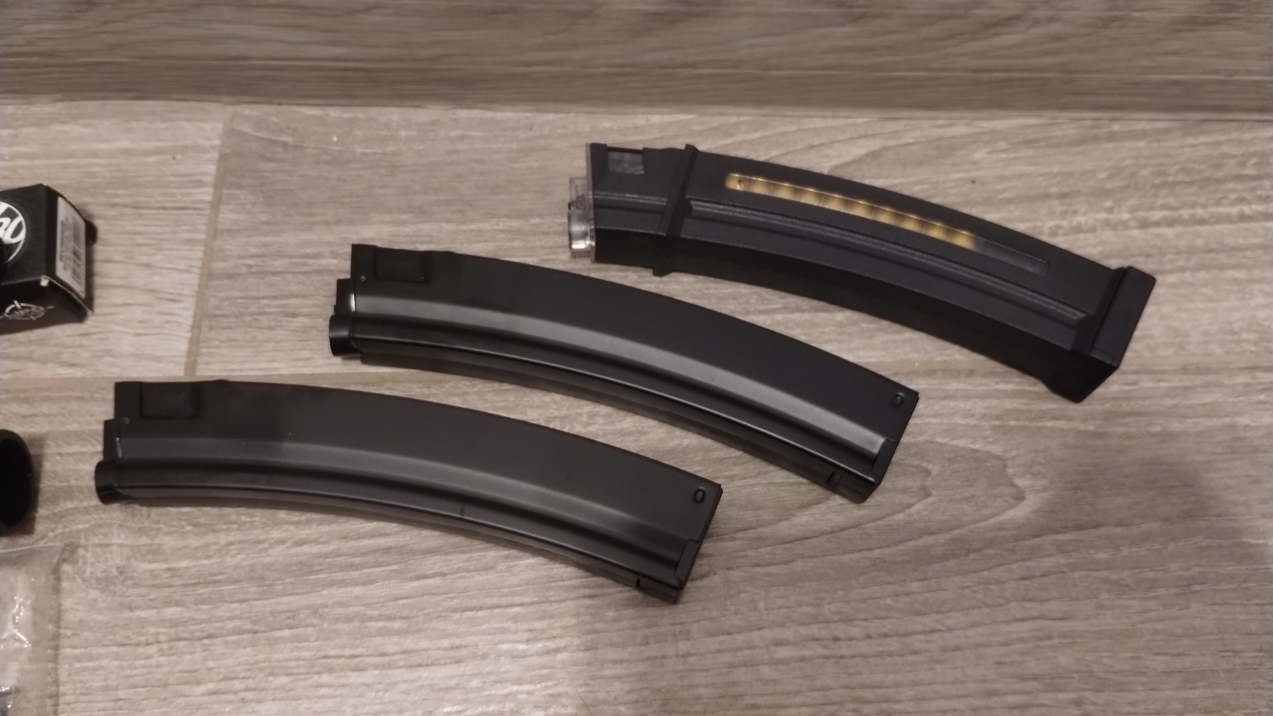 CM.041G - MP5 mało używane + akcesoria