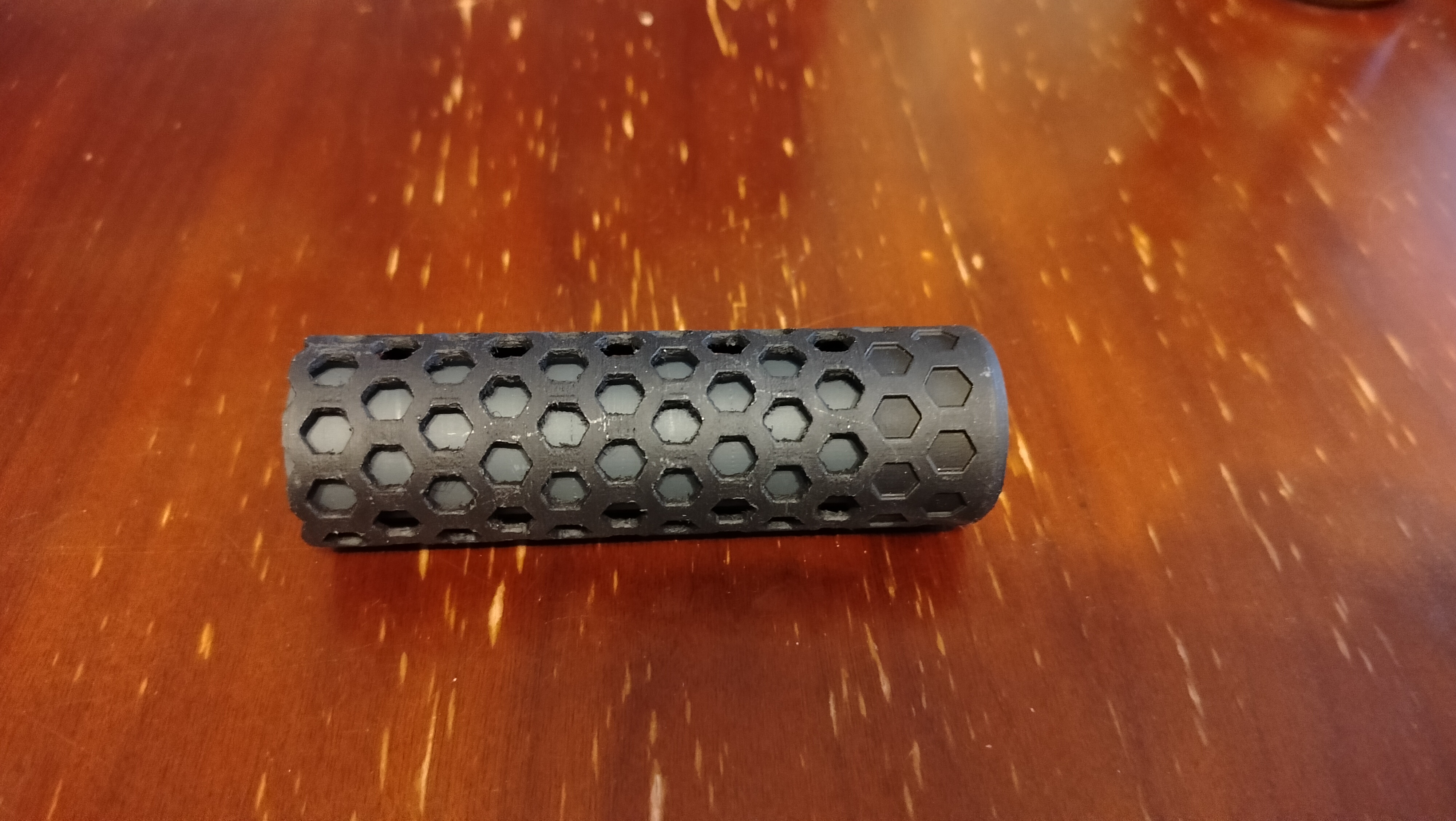 Tłumik druk 3d hex