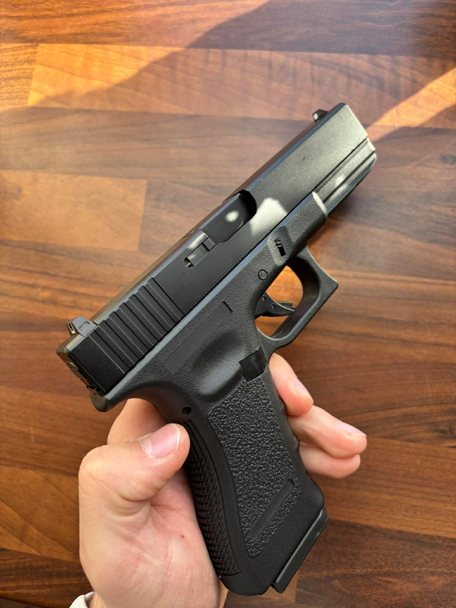 Replika ASG pistoletu glock E&C